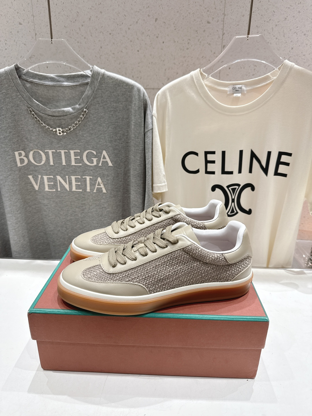 高版本出厂 情侣款 Lss新品新色发售Loro Piana(官网同款) 经典系带休闲鞋 简约时尚，鞋面采