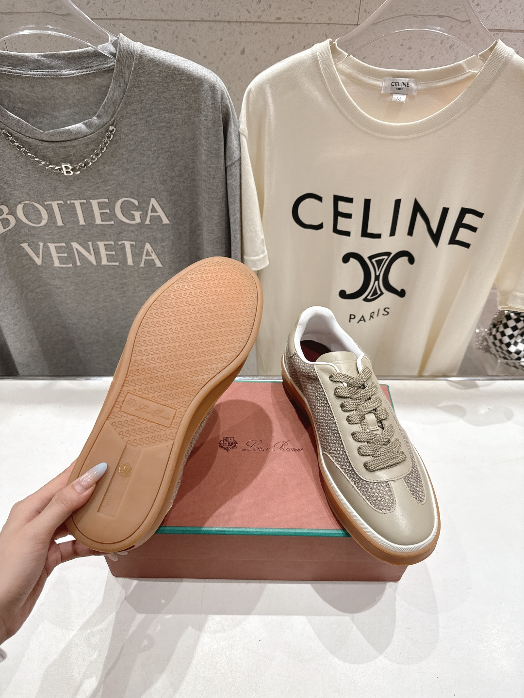 高版本出厂 情侣款 Lss新品新色发售Loro Piana(官网同款) 经典系带休闲鞋 简约时尚，鞋面采