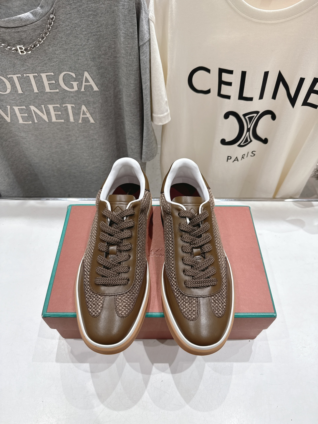 高版本出厂 情侣款 Lss新品新色发售Loro Piana(官网同款) 经典系带休闲鞋 简约时尚，鞋面采