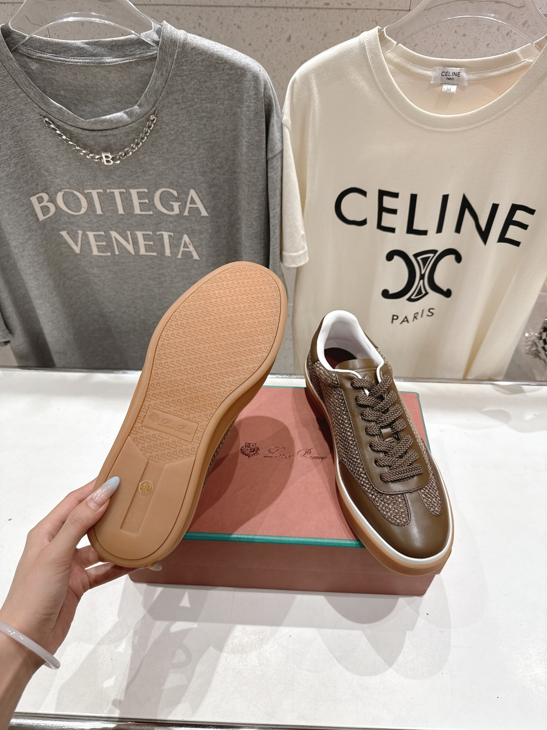 高版本出厂 情侣款 Lss新品新色发售Loro Piana(官网同款) 经典系带休闲鞋 简约时尚，鞋面采