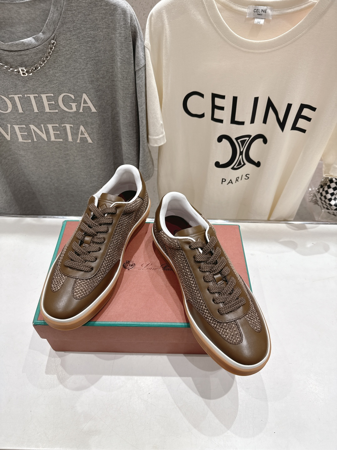 高版本出厂 情侣款 Lss新品新色发售Loro Piana(官网同款) 经典系带休闲鞋 简约时尚，鞋面采