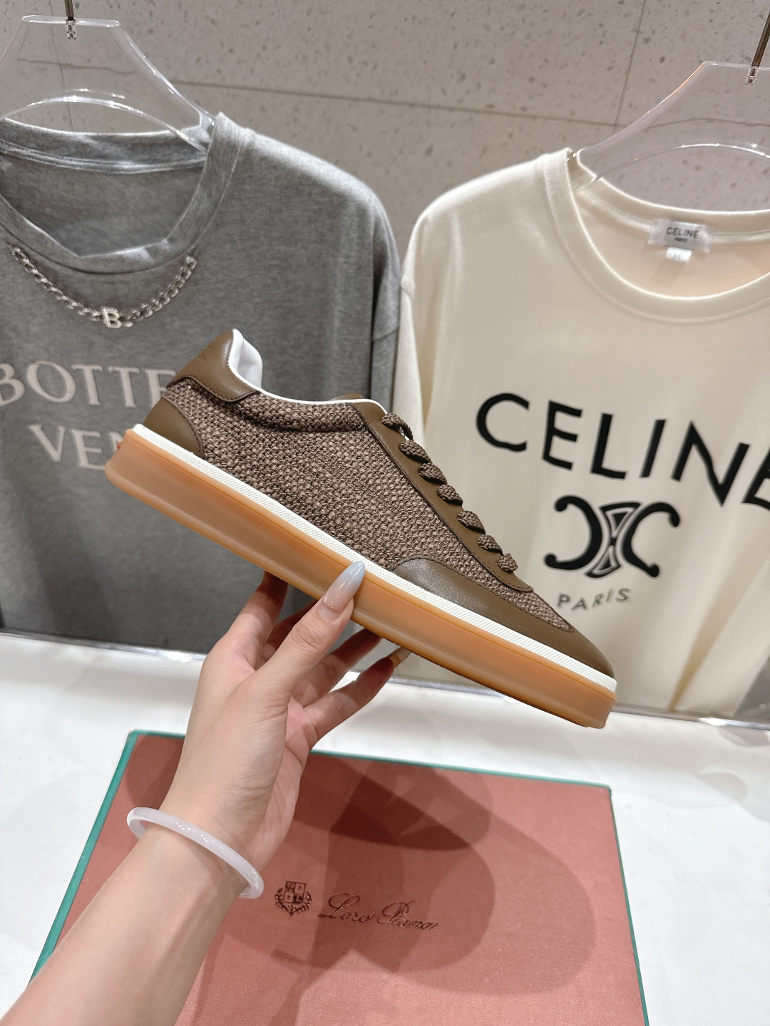 高版本出厂 情侣款 Lss新品新色发售Loro Piana(官网同款) 经典系带休闲鞋 简约时尚，鞋面采