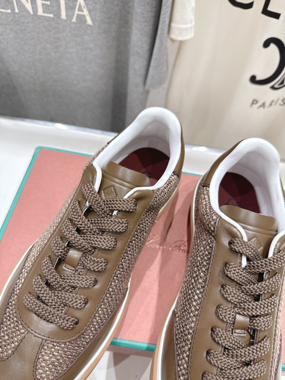 高版本出厂 情侣款 Lss新品新色发售Loro Piana(官网同款) 经典系带休闲鞋 简约时尚，鞋面采