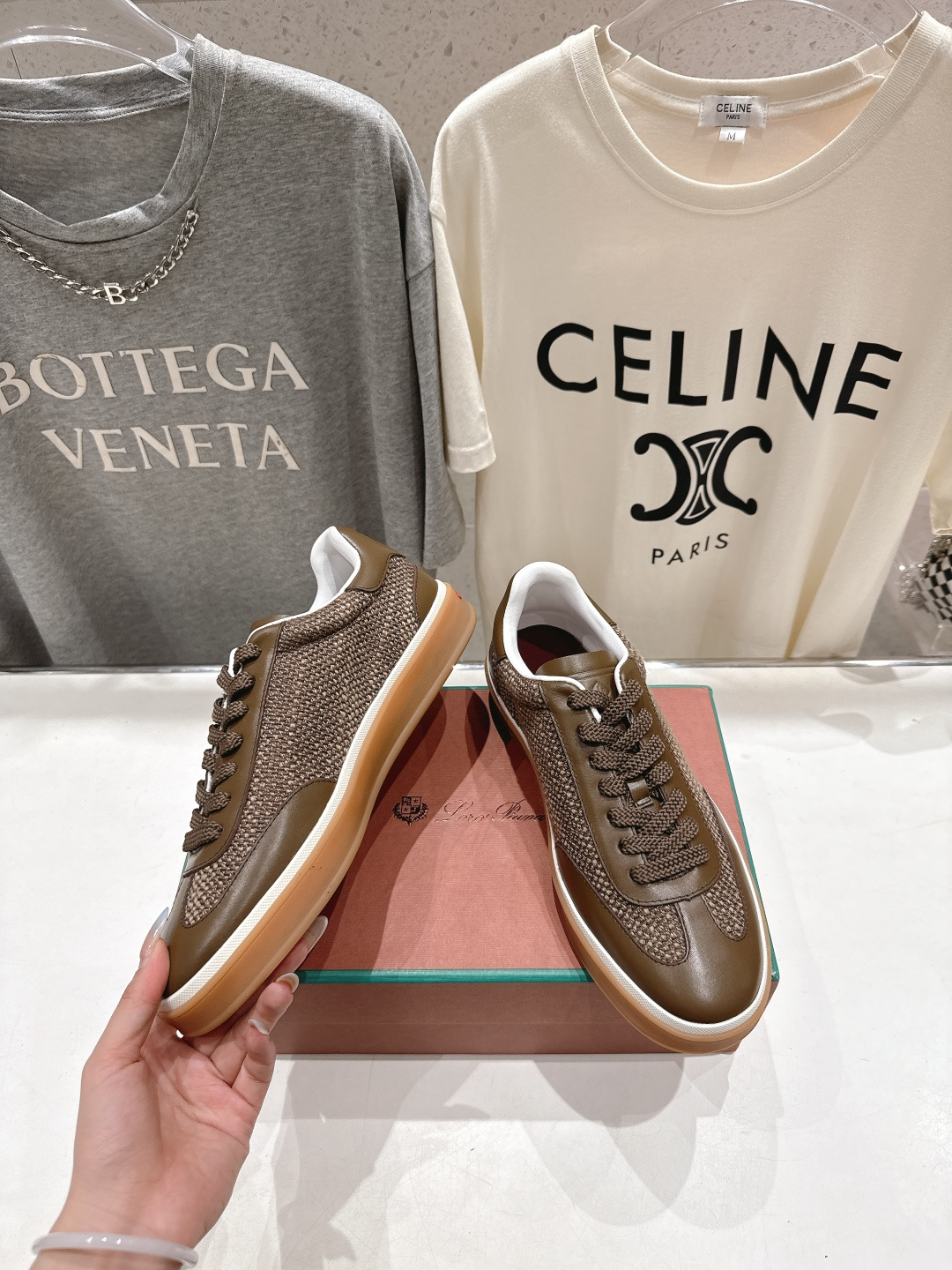 高版本出厂 情侣款 Lss新品新色发售Loro Piana(官网同款) 经典系带休闲鞋 简约时尚，鞋面采