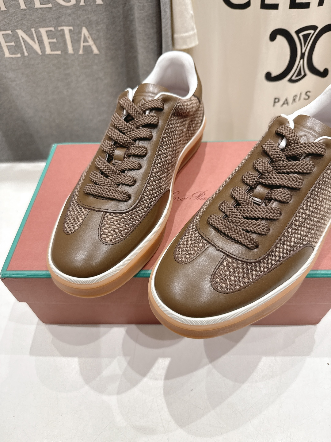 高版本出厂 情侣款 Lss新品新色发售Loro Piana(官网同款) 经典系带休闲鞋 简约时尚，鞋面采