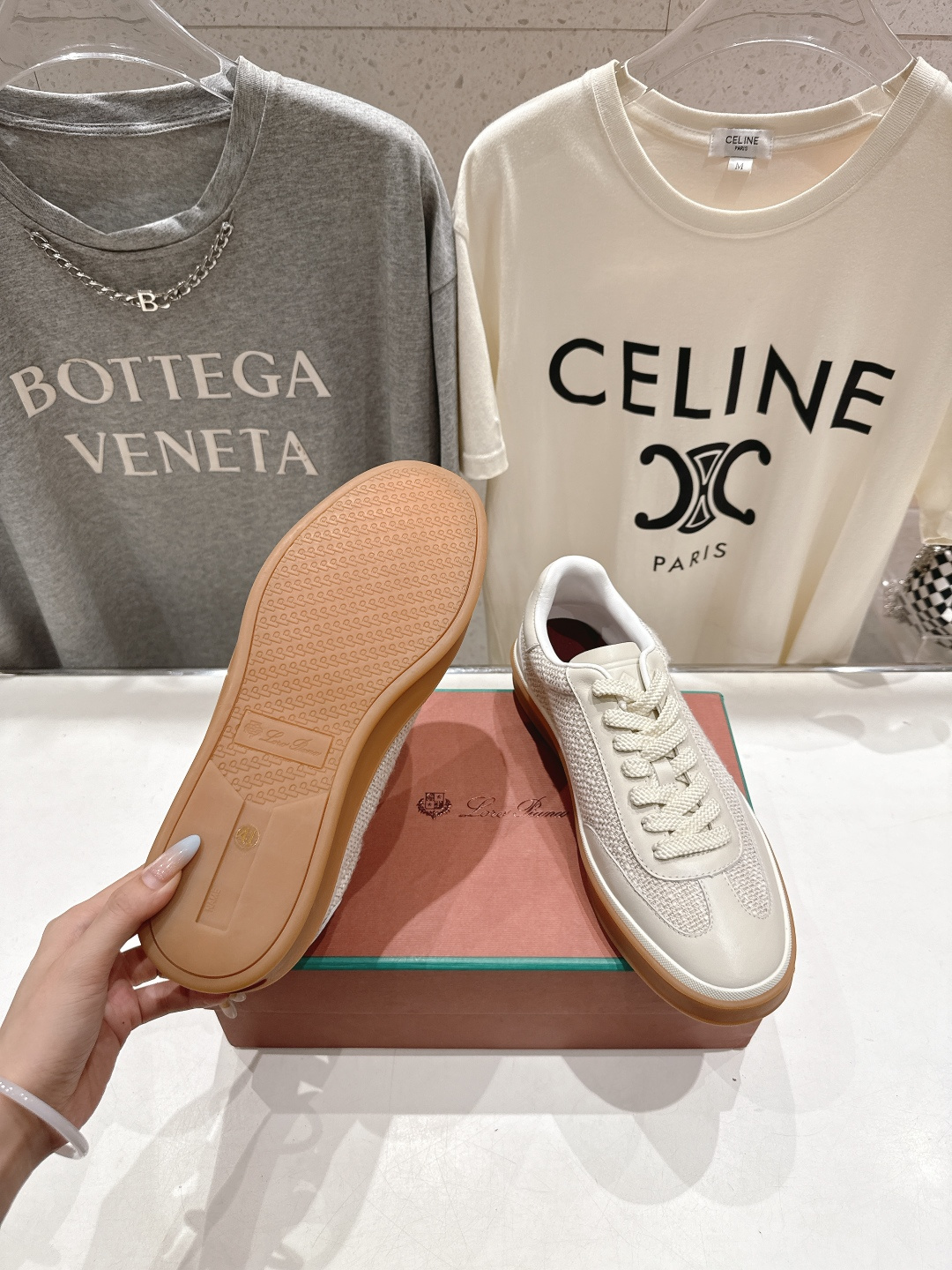 高版本出厂 情侣款 Lss新品新色发售Loro Piana(官网同款) 经典系带休闲鞋 简约时尚，鞋面采