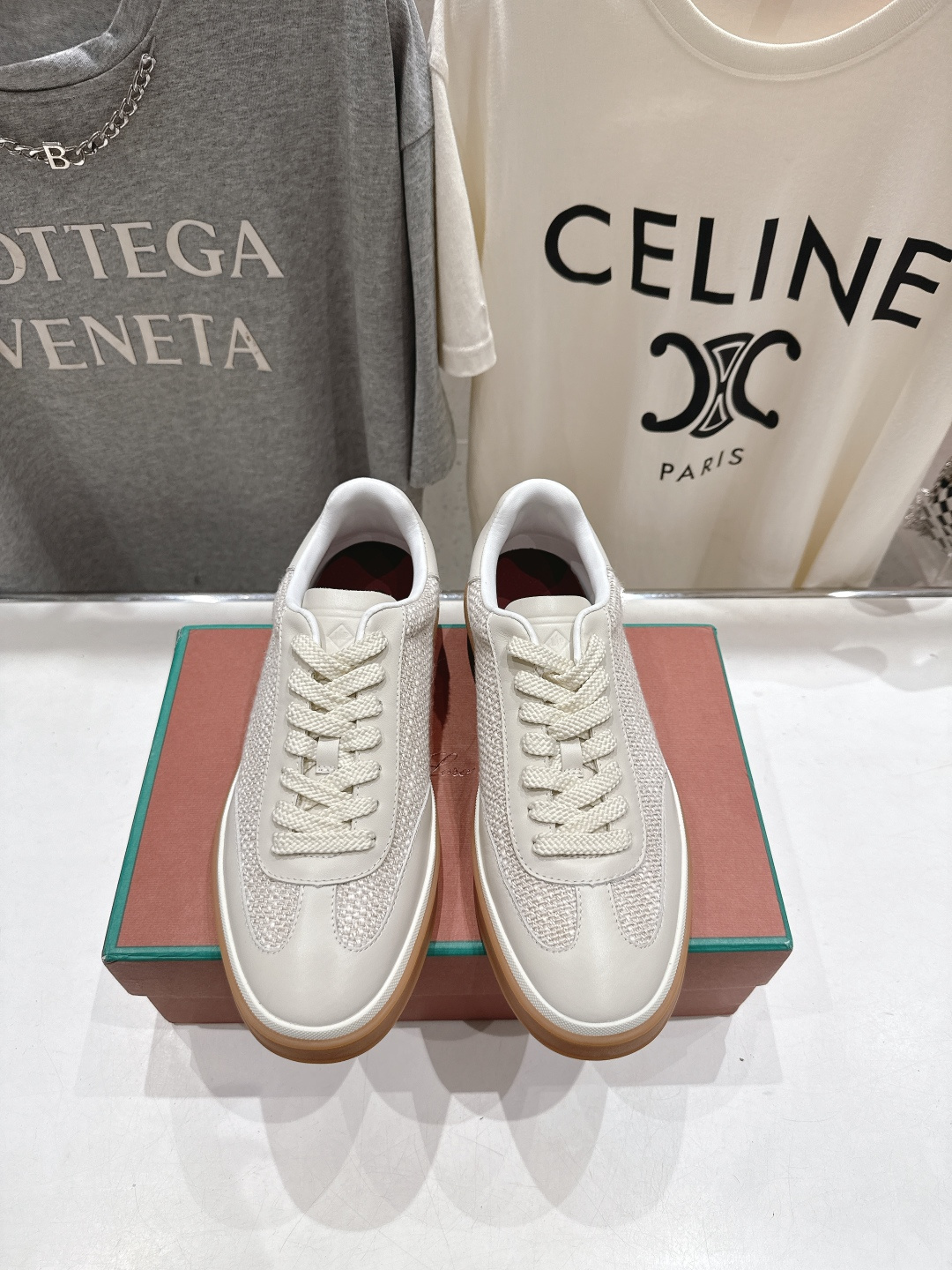 高版本出厂 情侣款 Lss新品新色发售Loro Piana(官网同款) 经典系带休闲鞋 简约时尚，鞋面采