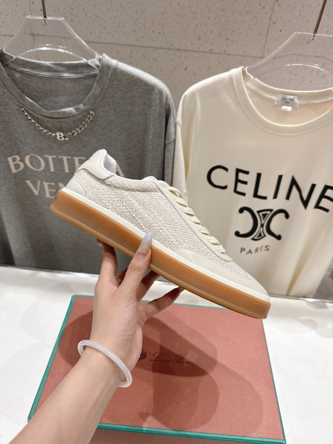 高版本出厂 情侣款 Lss新品新色发售Loro Piana(官网同款) 经典系带休闲鞋 简约时尚，鞋面采