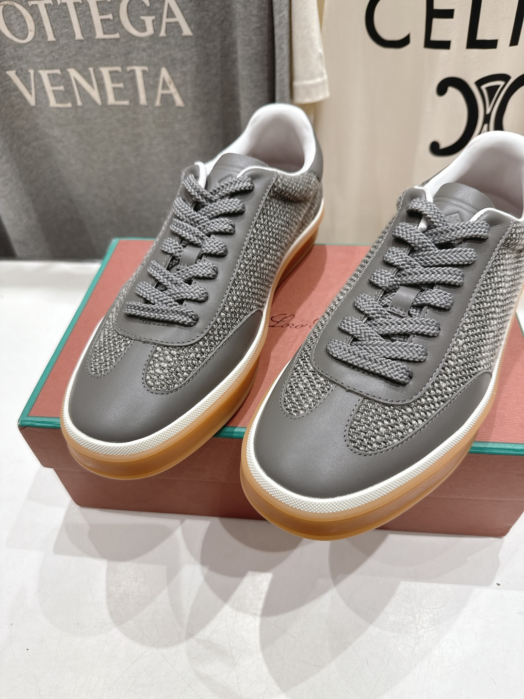 高版本出厂 情侣款 Lss新品新色发售Loro Piana(官网同款) 经典系带休闲鞋 简约时尚，鞋面采