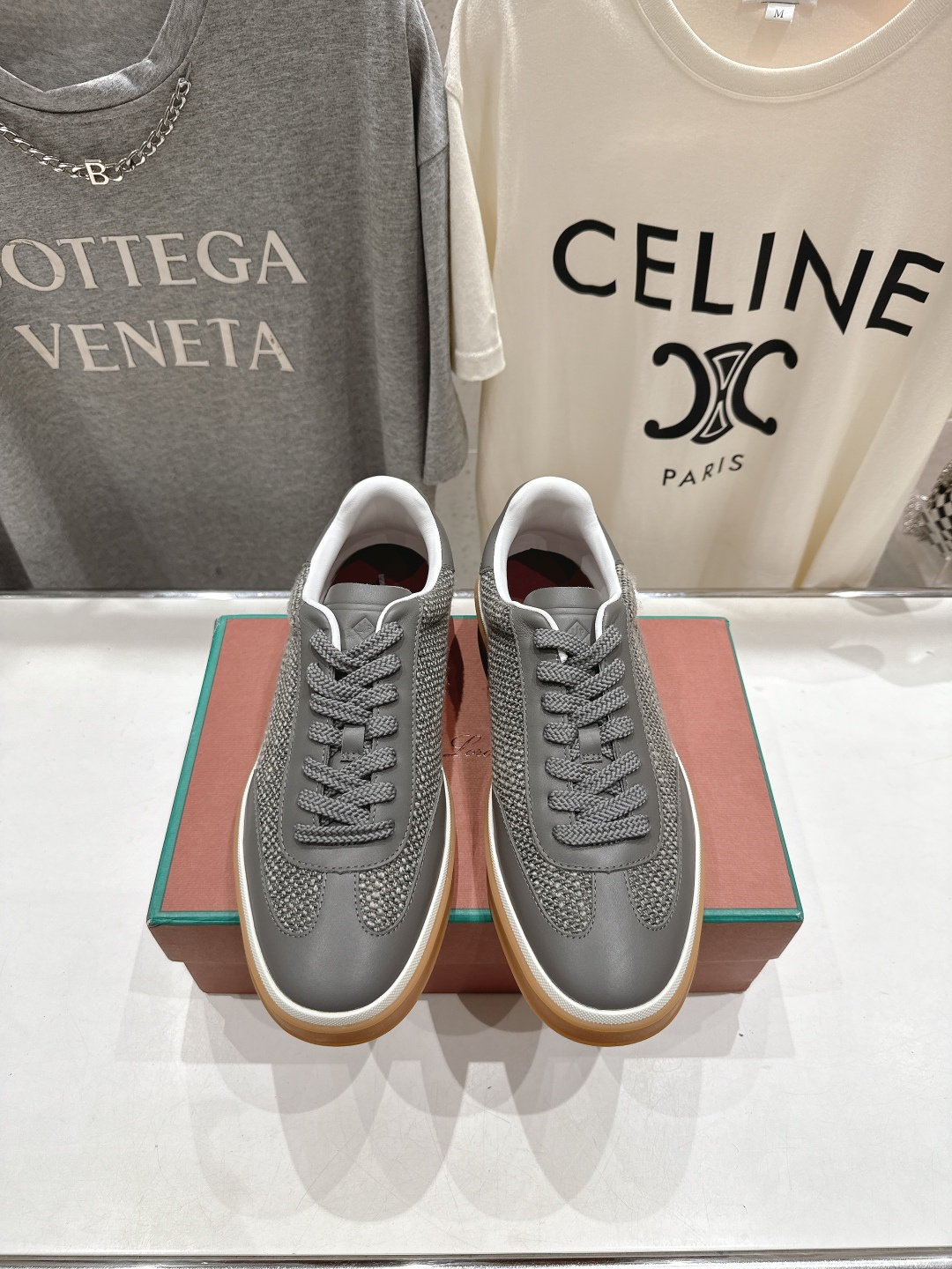 高版本出厂 情侣款 Lss新品新色发售Loro Piana(官网同款) 经典系带休闲鞋 简约时尚，鞋面采