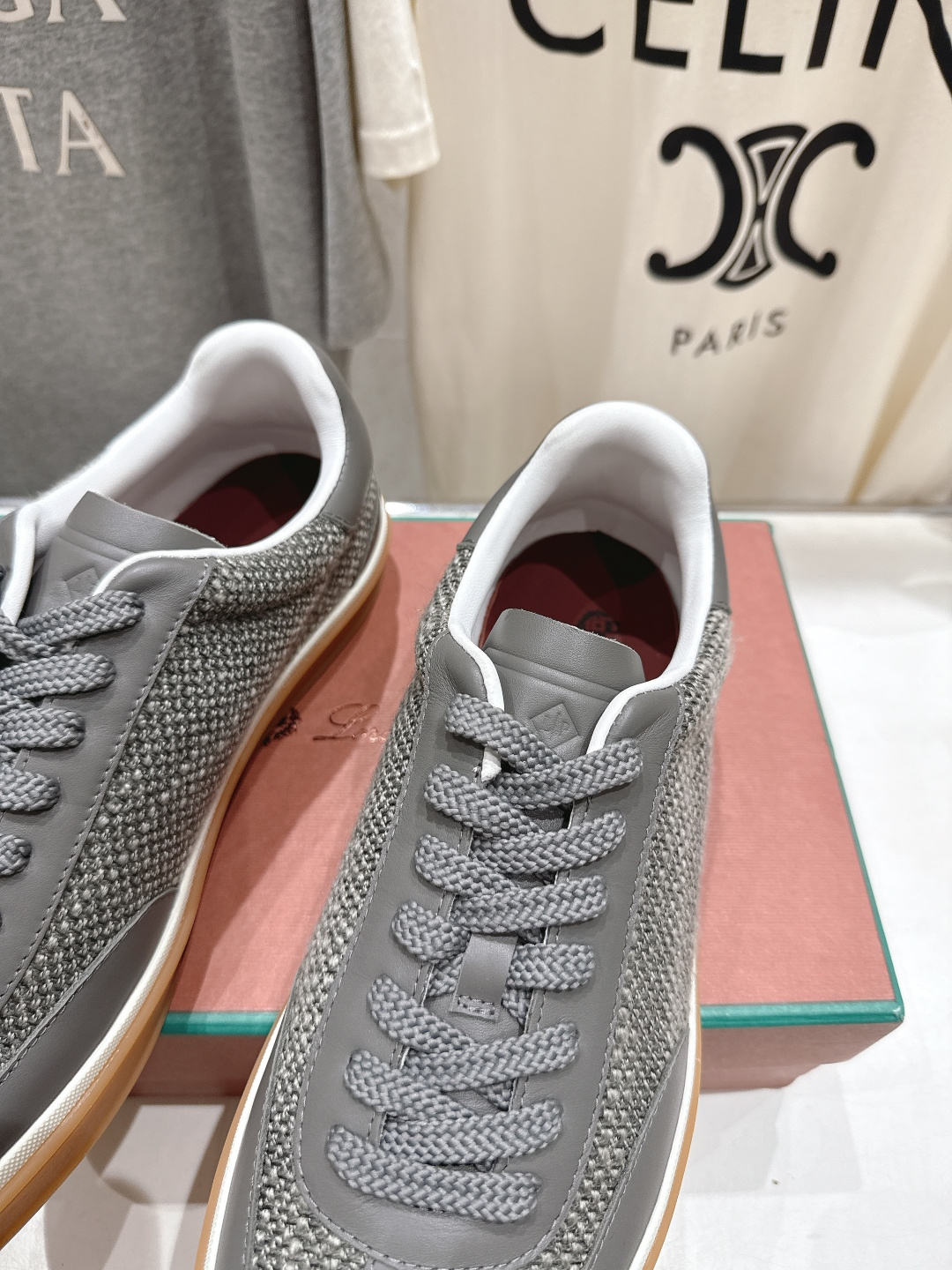 高版本出厂 情侣款 Lss新品新色发售Loro Piana(官网同款) 经典系带休闲鞋 简约时尚，鞋面采