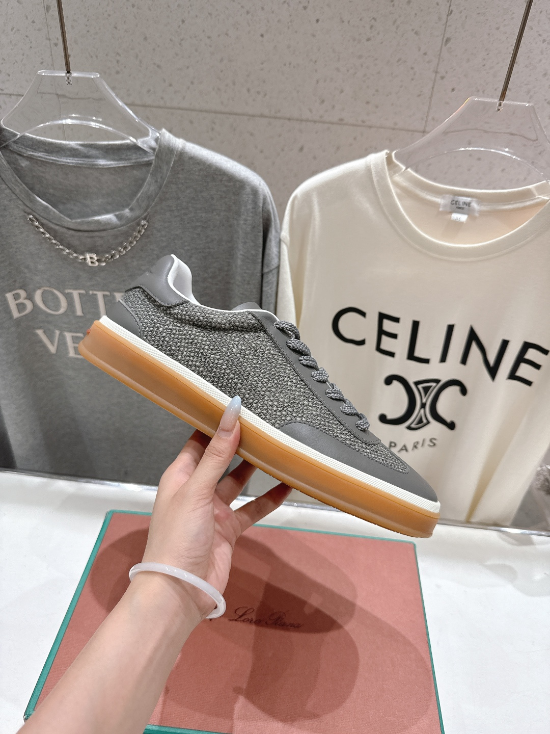 高版本出厂 情侣款 Lss新品新色发售Loro Piana(官网同款) 经典系带休闲鞋 简约时尚，鞋面采