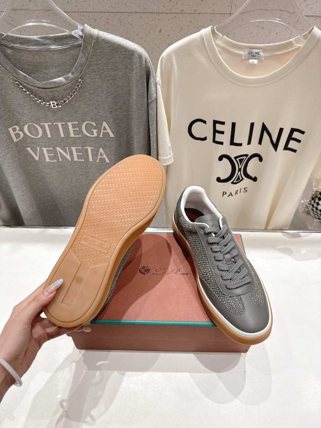 高版本出厂 情侣款 Lss新品新色发售Loro Piana(官网同款) 经典系带休闲鞋 简约时尚，鞋面采