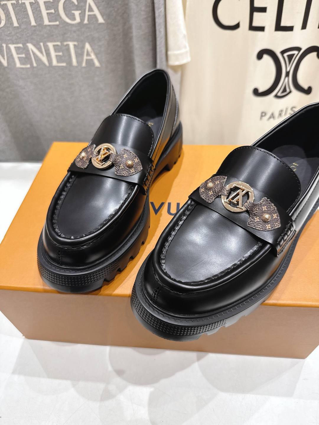 高版本出厂 LOUIS VUITTON ss25 F057 LV驴牌新款厚底休闲鞋乐福鞋本款 乐福鞋以头