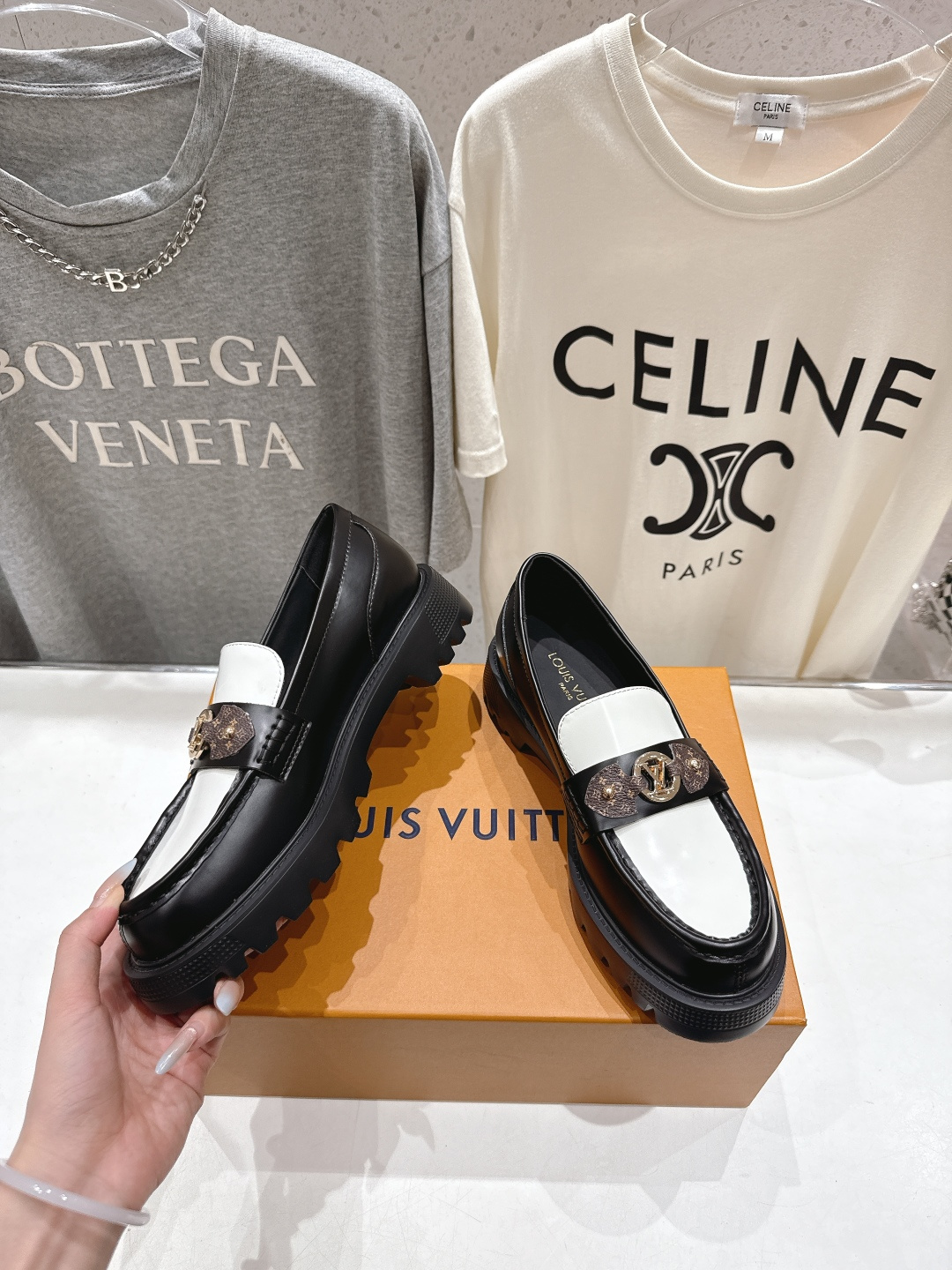 高版本出厂 LOUIS VUITTON ss25 F057 LV驴牌新款厚底休闲鞋乐福鞋本款 乐福鞋以头