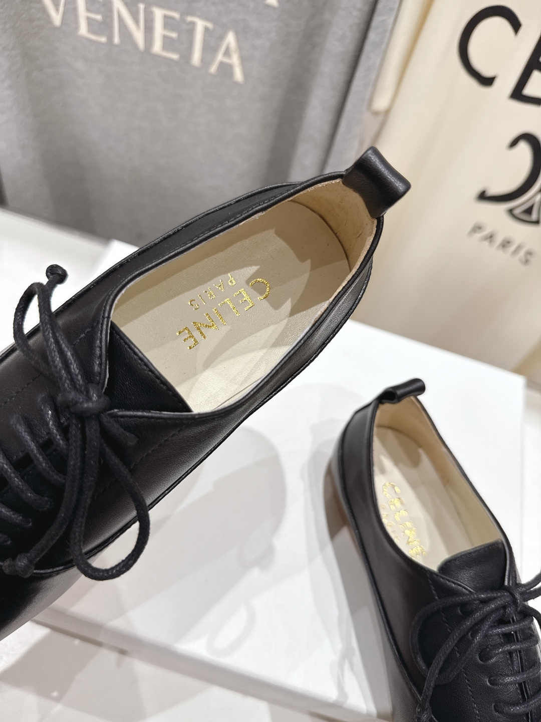 高版本出厂 CELINE*赛琳F052 2025ss新款玛丽珍布洛克复古风平底休闲乐福鞋单鞋网红爆款来袭