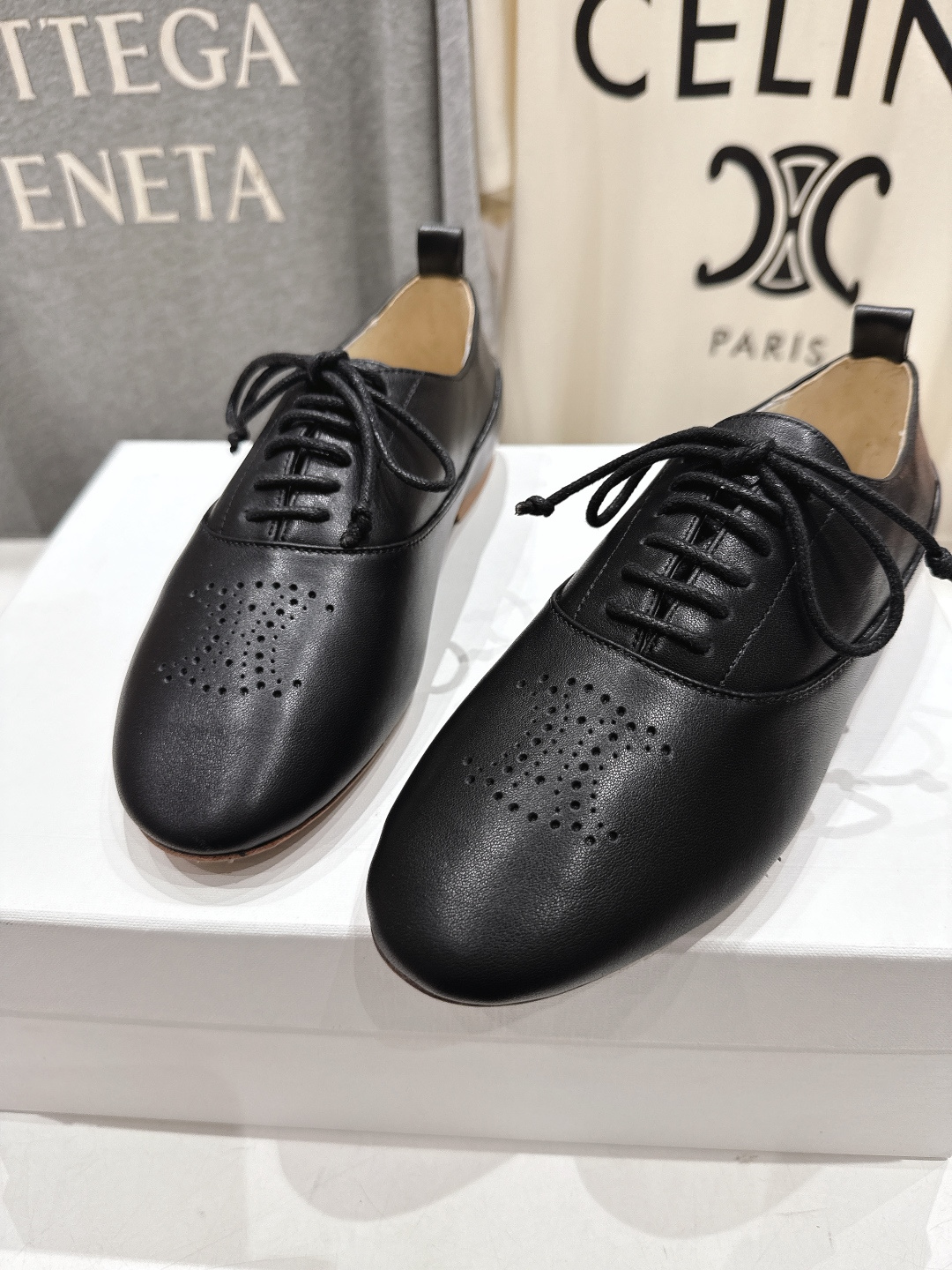 高版本出厂 CELINE*赛琳F052 2025ss新款玛丽珍布洛克复古风平底休闲乐福鞋单鞋网红爆款来袭