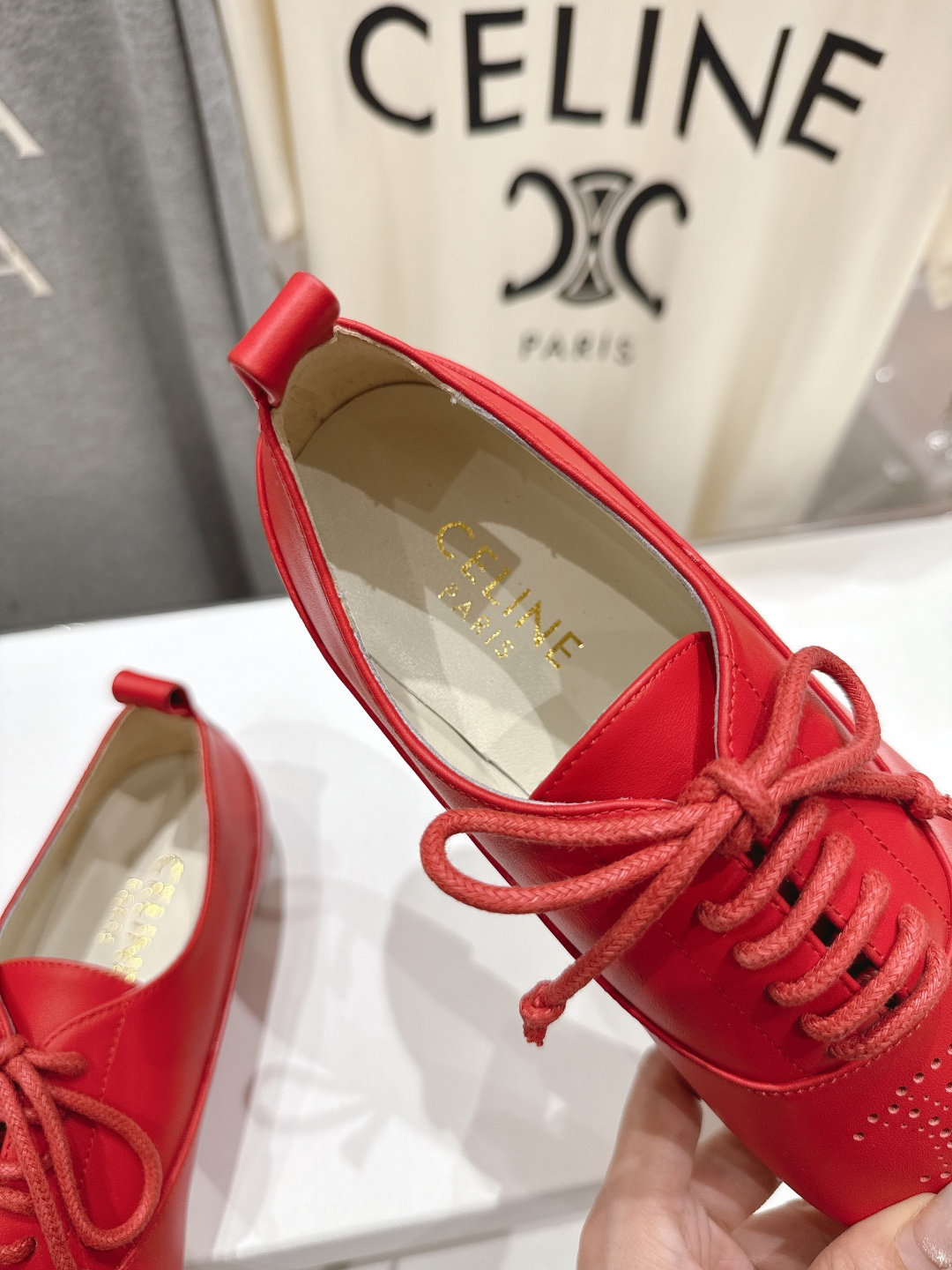 高版本出厂 CELINE*赛琳F052 2025ss新款玛丽珍布洛克复古风平底休闲乐福鞋单鞋网红爆款来袭