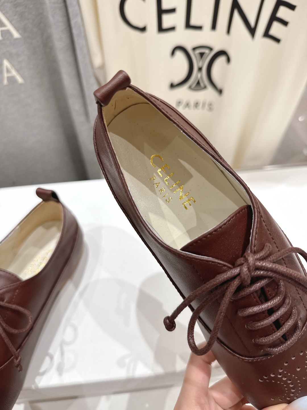 高版本出厂 CELINE*赛琳F052 2025ss新款玛丽珍布洛克复古风平底休闲乐福鞋单鞋网红爆款来袭