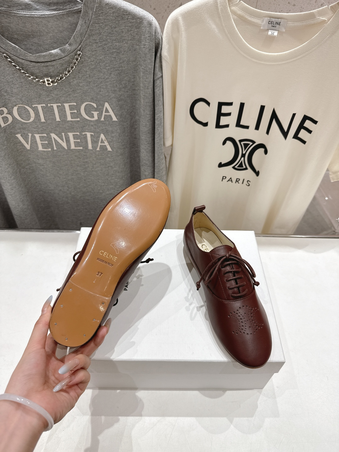 高版本出厂 CELINE*赛琳F052 2025ss新款玛丽珍布洛克复古风平底休闲乐福鞋单鞋网红爆款来袭