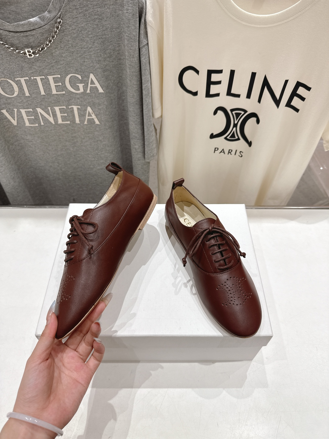高版本出厂 CELINE*赛琳F052 2025ss新款玛丽珍布洛克复古风平底休闲乐福鞋单鞋网红爆款来袭