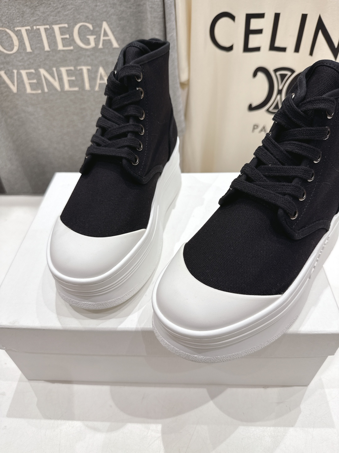 高版本出厂 Celine/赛琳F035 2025ss秋冬新款厚底帆布鞋高帮小短靴～～celine轻奢风格