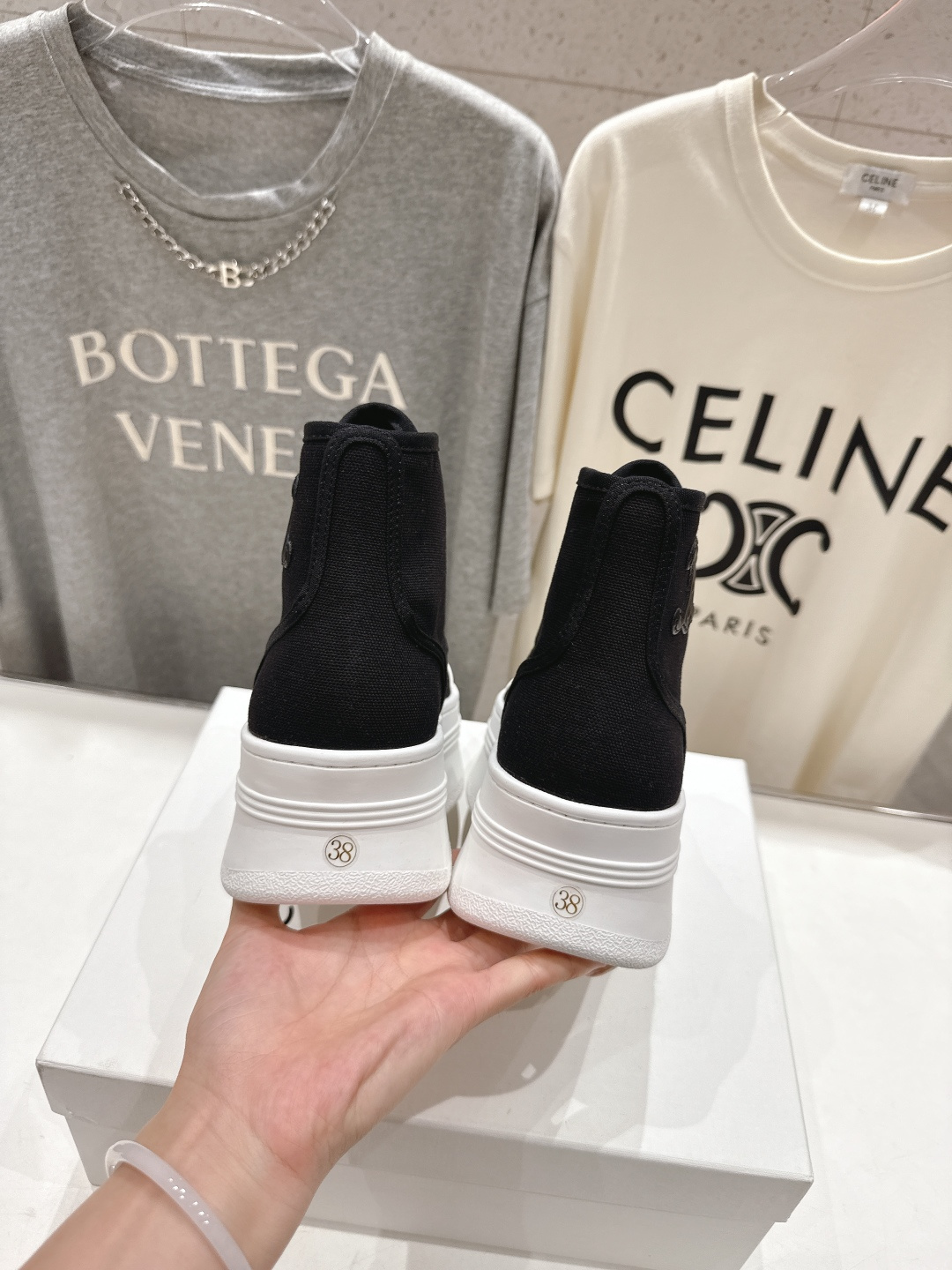 高版本出厂 Celine/赛琳F035 2025ss秋冬新款厚底帆布鞋高帮小短靴～～celine轻奢风格