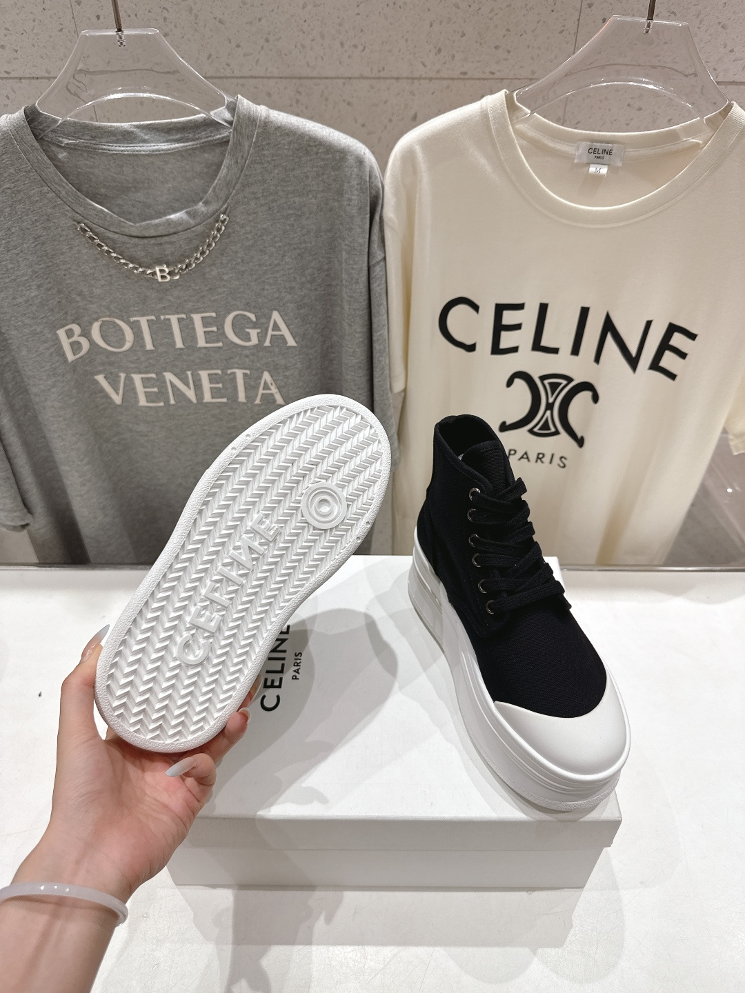 高版本出厂 Celine/赛琳F035 2025ss秋冬新款厚底帆布鞋高帮小短靴～～celine轻奢风格