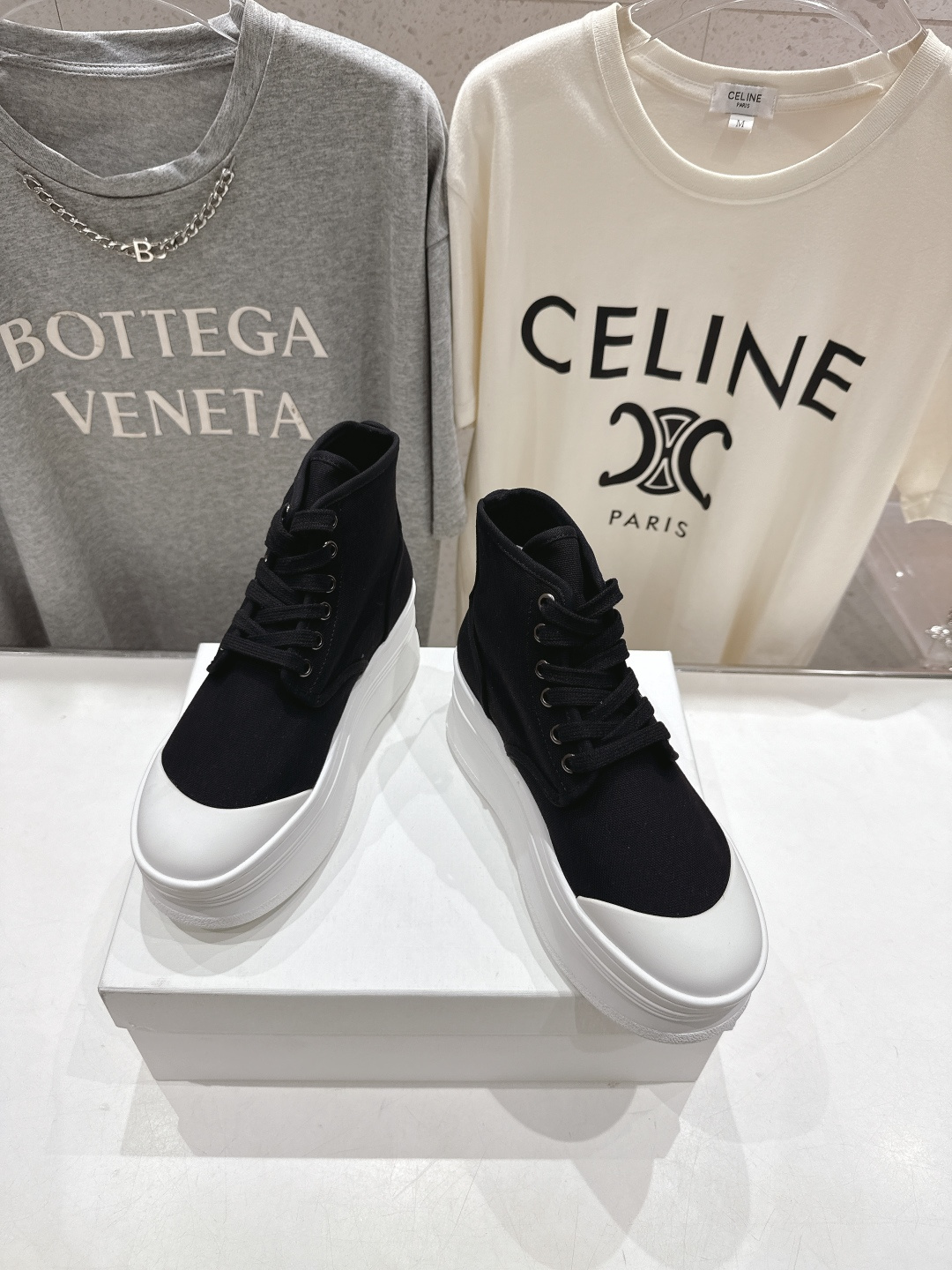 高版本出厂 Celine/赛琳F035 2025ss秋冬新款厚底帆布鞋高帮小短靴～～celine轻奢风格