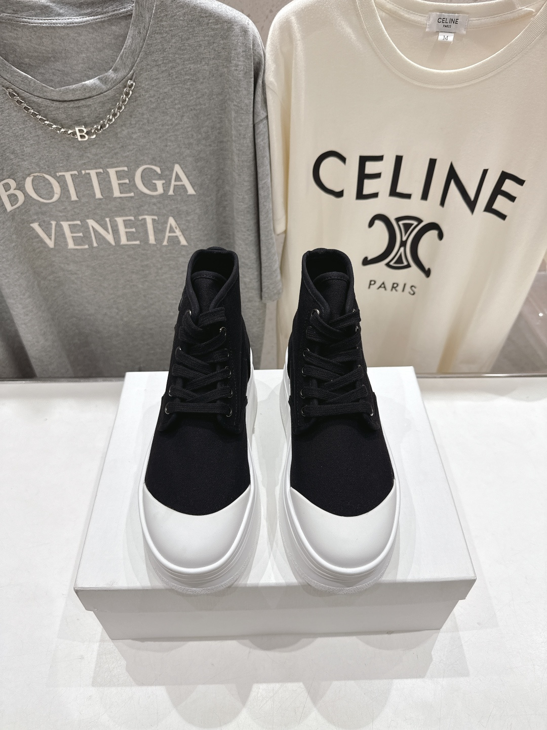 高版本出厂 Celine/赛琳F035 2025ss秋冬新款厚底帆布鞋高帮小短靴～～celine轻奢风格