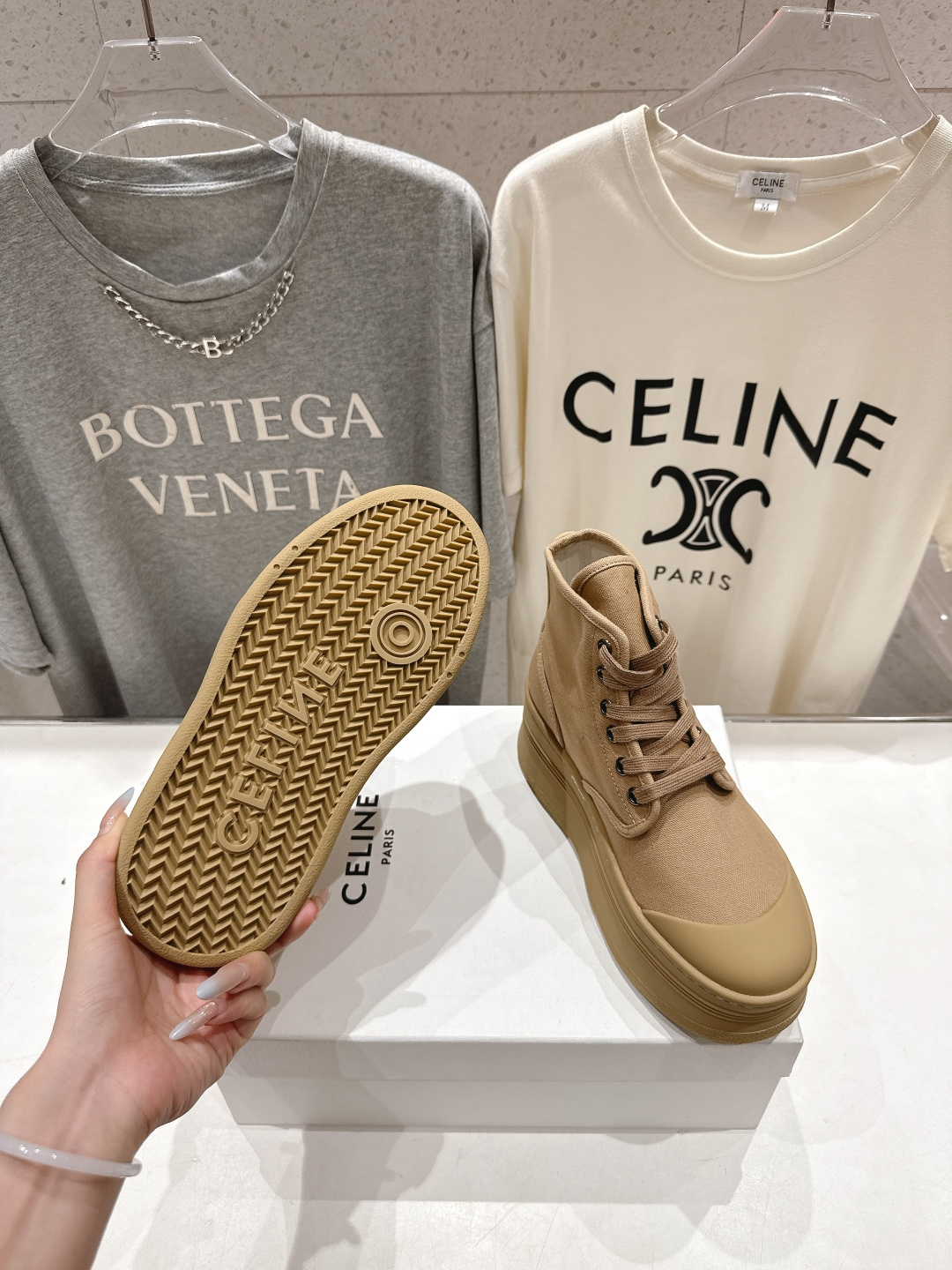 高版本出厂 Celine/赛琳F035 2025ss秋冬新款厚底帆布鞋高帮小短靴～～celine轻奢风格