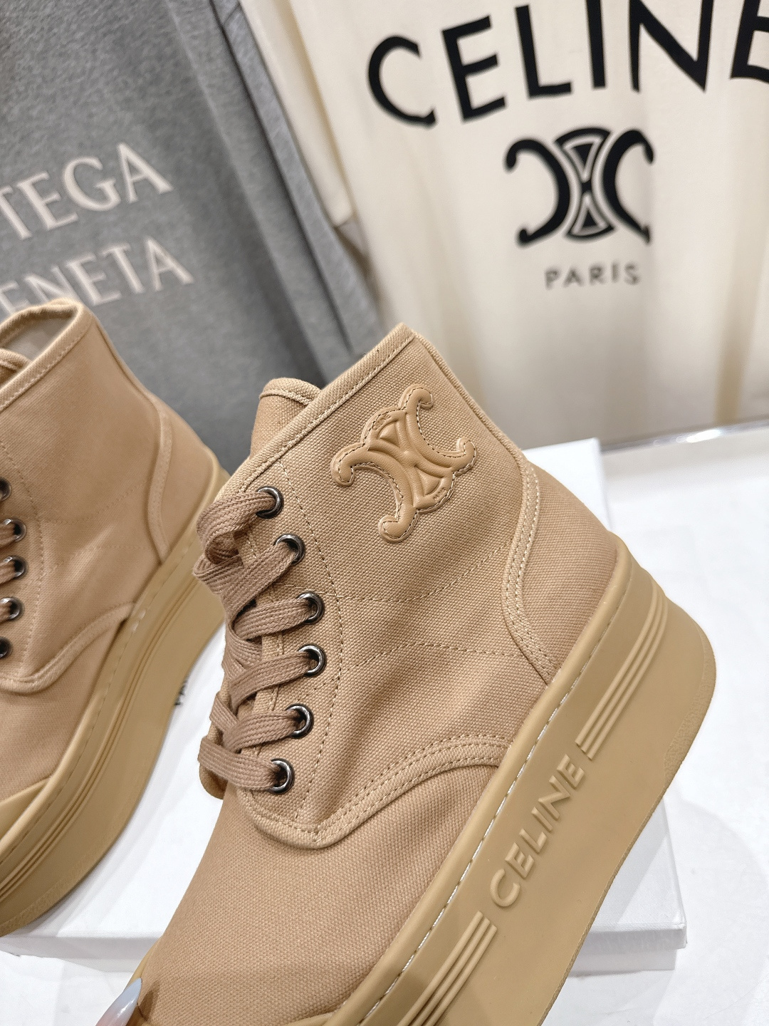 高版本出厂 Celine/赛琳F035 2025ss秋冬新款厚底帆布鞋高帮小短靴～～celine轻奢风格