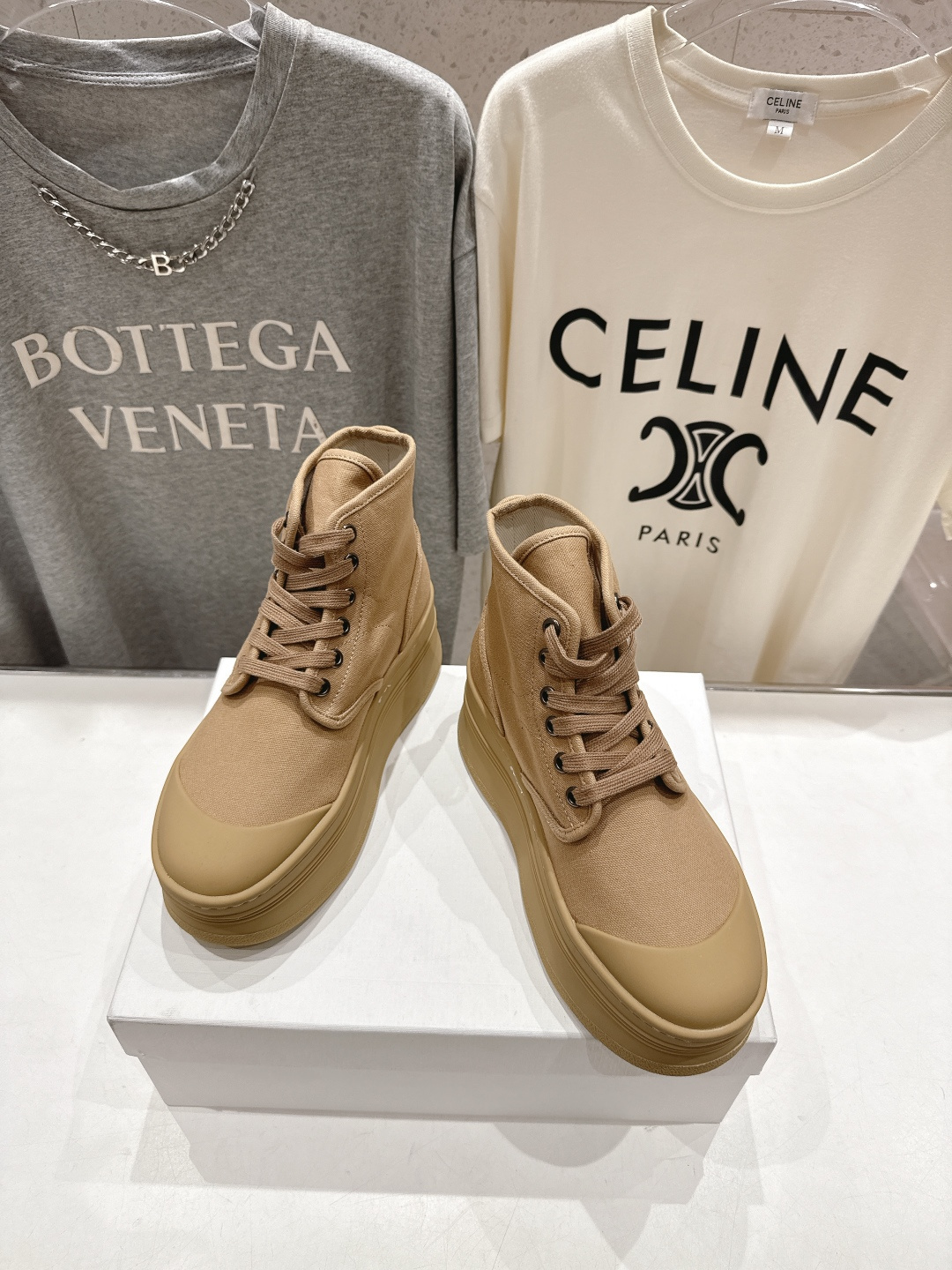 高版本出厂 Celine/赛琳F035 2025ss秋冬新款厚底帆布鞋高帮小短靴～～celine轻奢风格