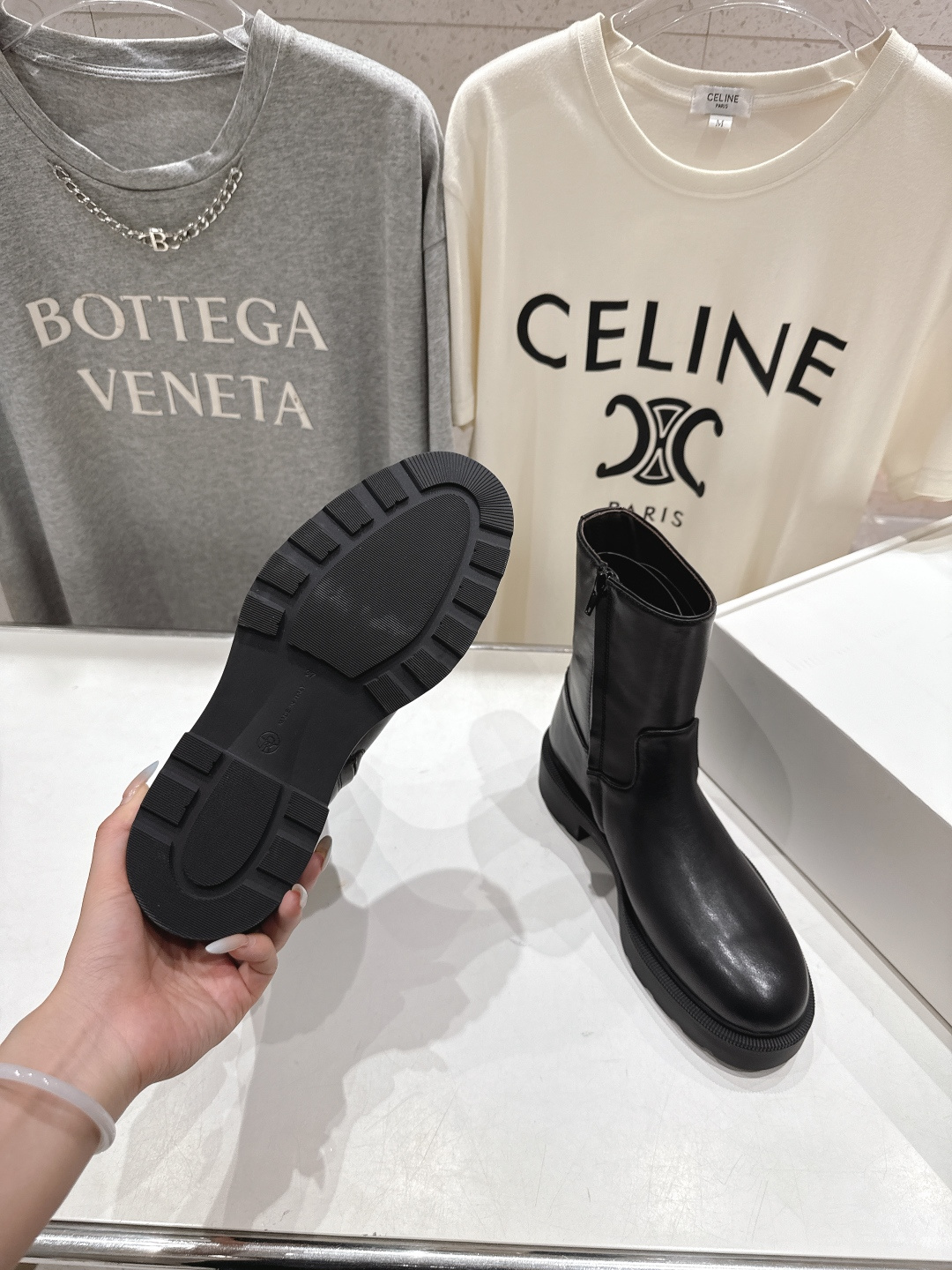 高版本出厂 the row F028 2025ss秋冬爆款厚底简约短靴及裸靴非常舒服的厚底短靴，极简设计