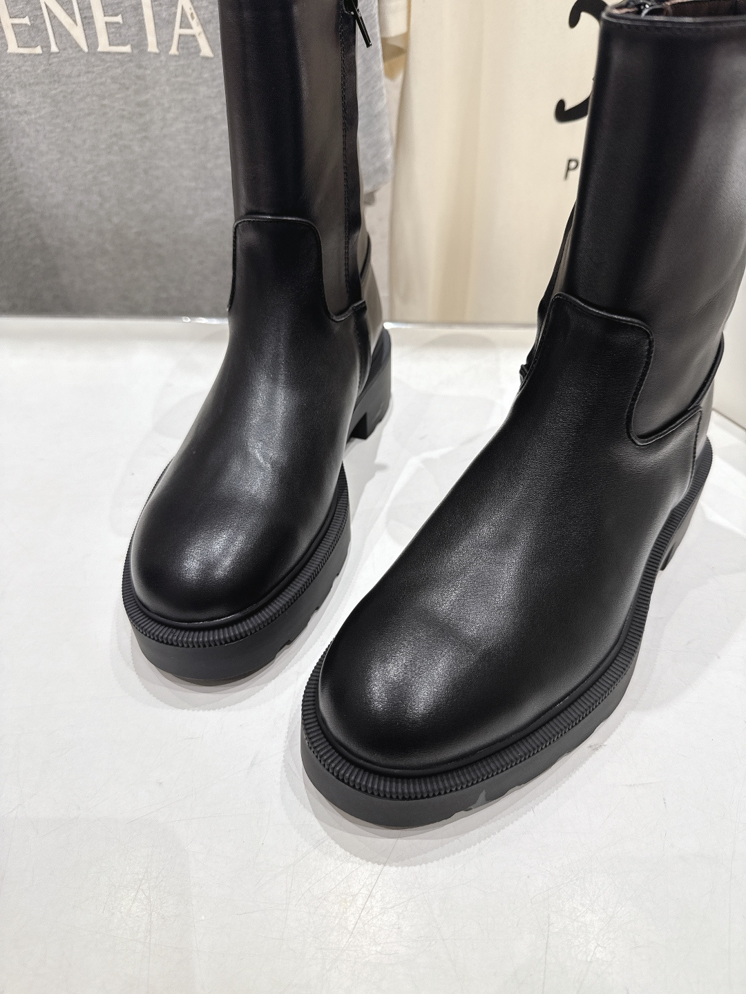 高版本出厂 the row F028 2025ss秋冬爆款厚底简约短靴及裸靴非常舒服的厚底短靴，极简设计