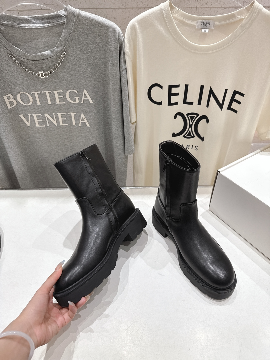 高版本出厂 the row F028 2025ss秋冬爆款厚底简约短靴及裸靴非常舒服的厚底短靴，极简设计