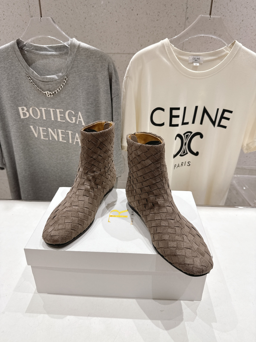 高版本出厂 the row 2025ss秋冬爆款平底简约短靴及裸靴非常舒服的小矮靴，极简设计理念，版型显