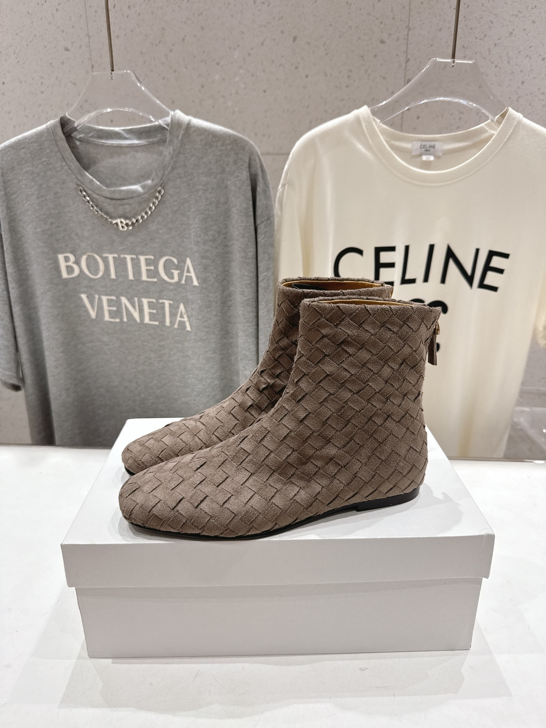 高版本出厂 the row 2025ss秋冬爆款平底简约短靴及裸靴非常舒服的小矮靴，极简设计理念，版型显