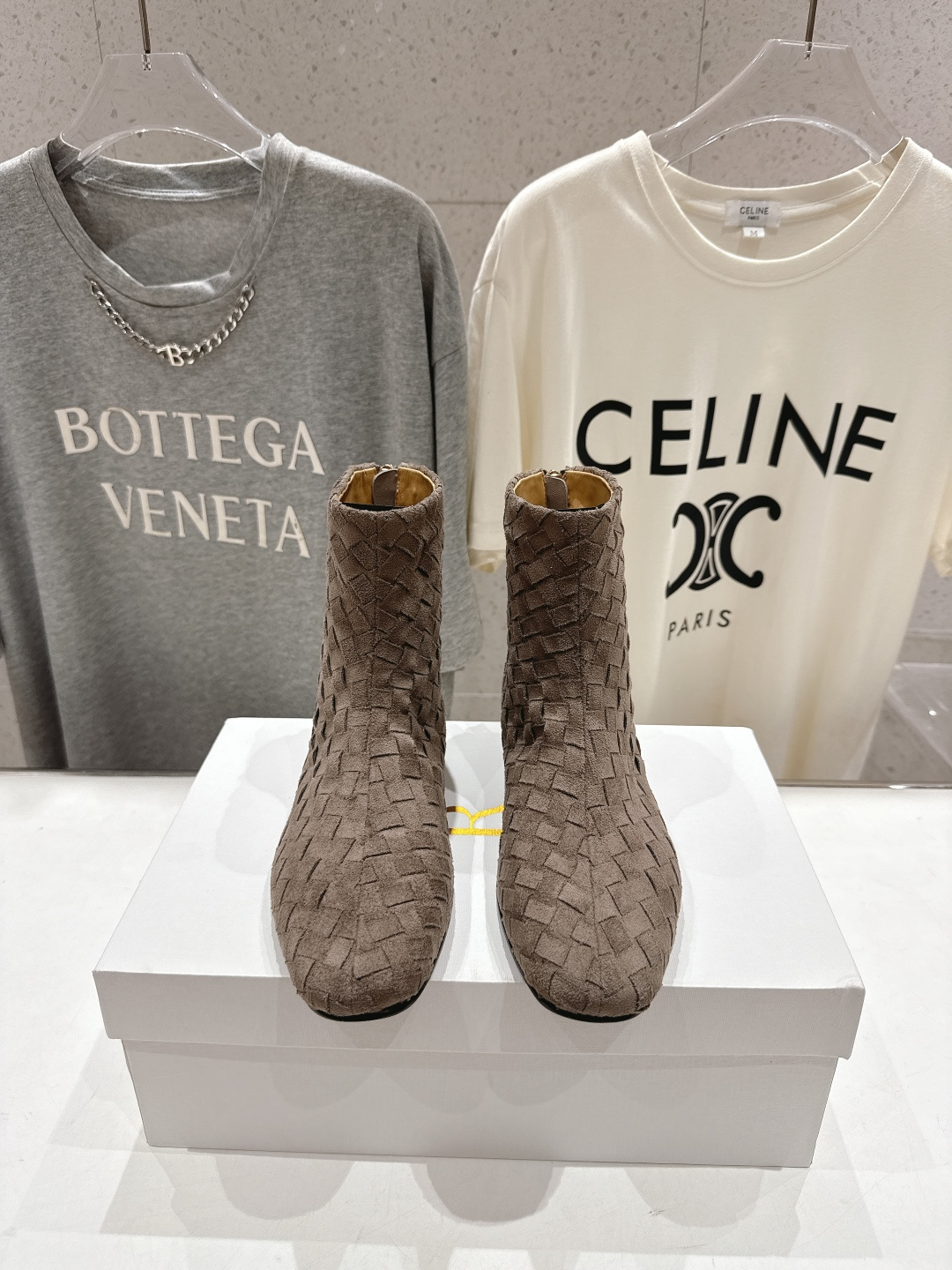 高版本出厂 the row 2025ss秋冬爆款平底简约短靴及裸靴非常舒服的小矮靴，极简设计理念，版型显