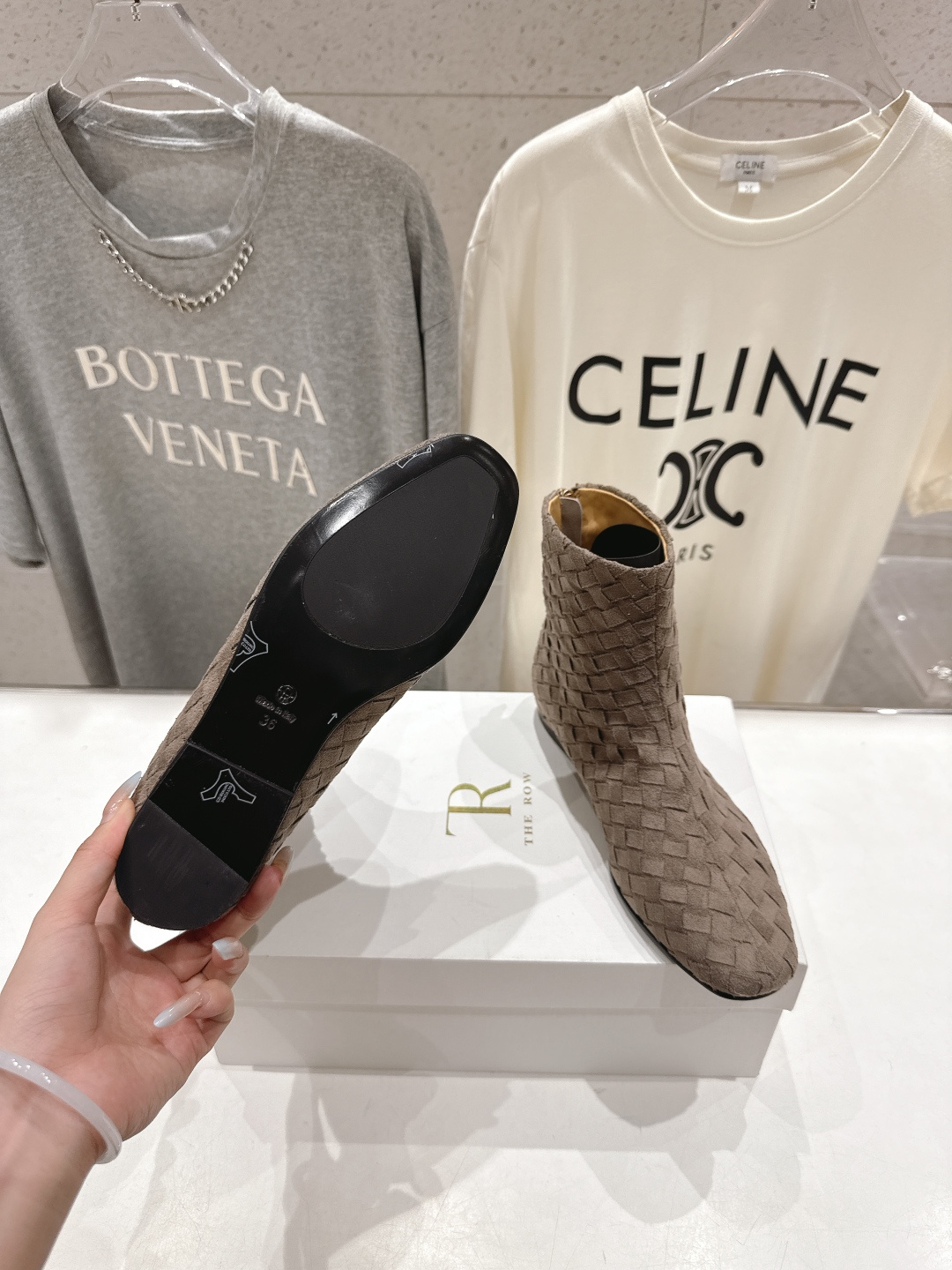 高版本出厂 the row 2025ss秋冬爆款平底简约短靴及裸靴非常舒服的小矮靴，极简设计理念，版型显
