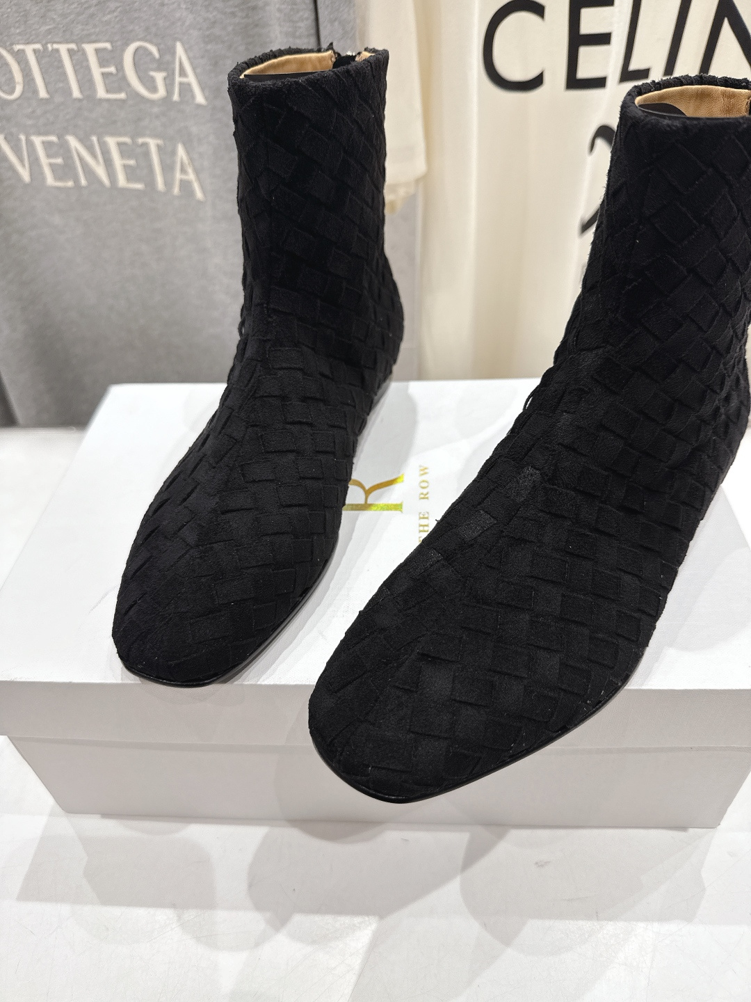 高版本出厂 the row 2025ss秋冬爆款平底简约短靴及裸靴非常舒服的小矮靴，极简设计理念，版型显