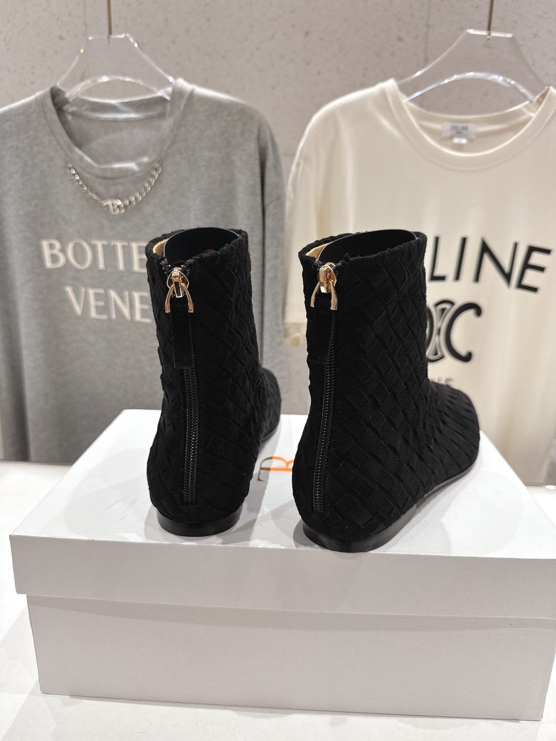 高版本出厂 the row 2025ss秋冬爆款平底简约短靴及裸靴非常舒服的小矮靴，极简设计理念，版型显