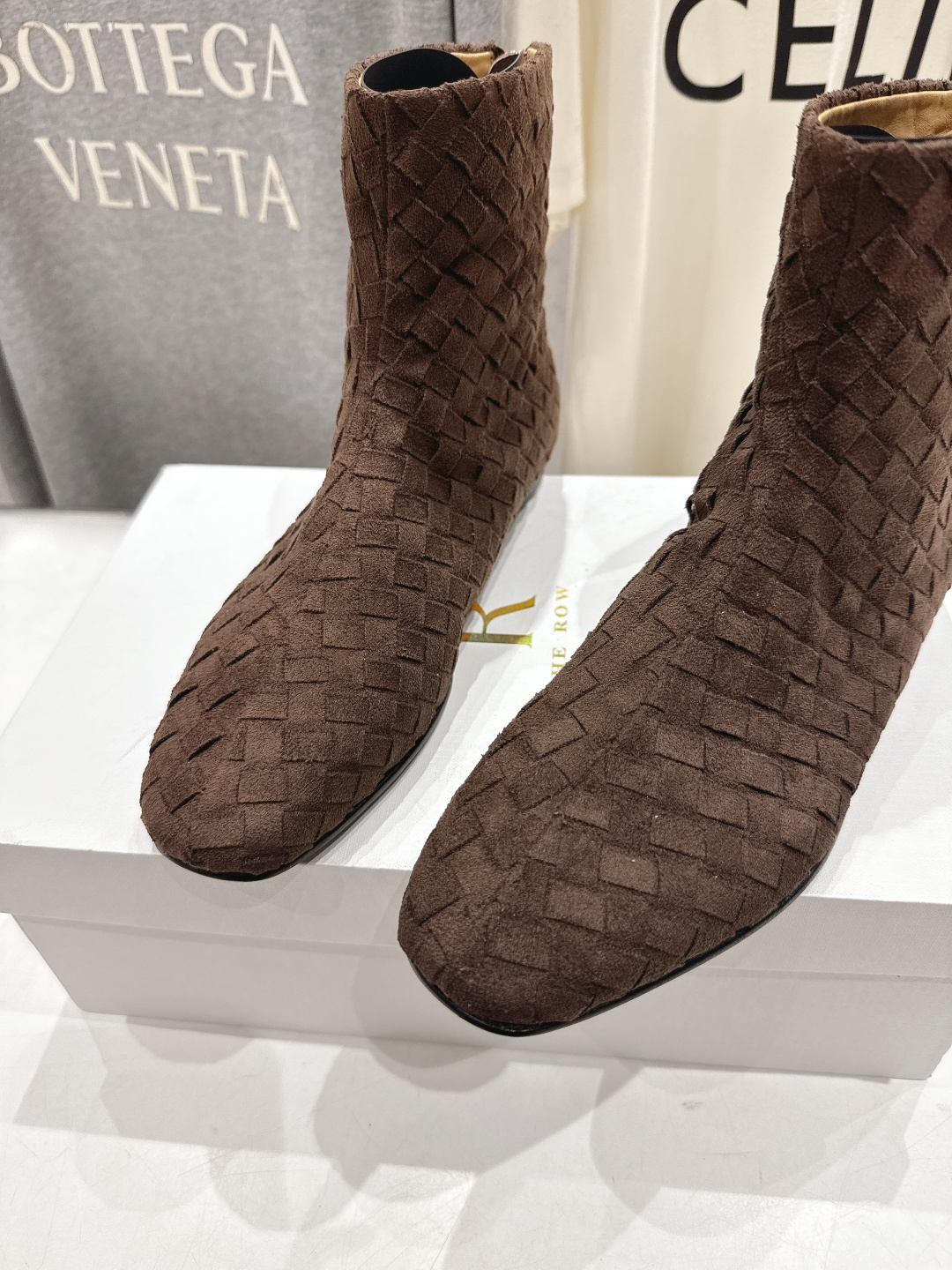 高版本出厂 the row 2025ss秋冬爆款平底简约短靴及裸靴非常舒服的小矮靴，极简设计理念，版型显