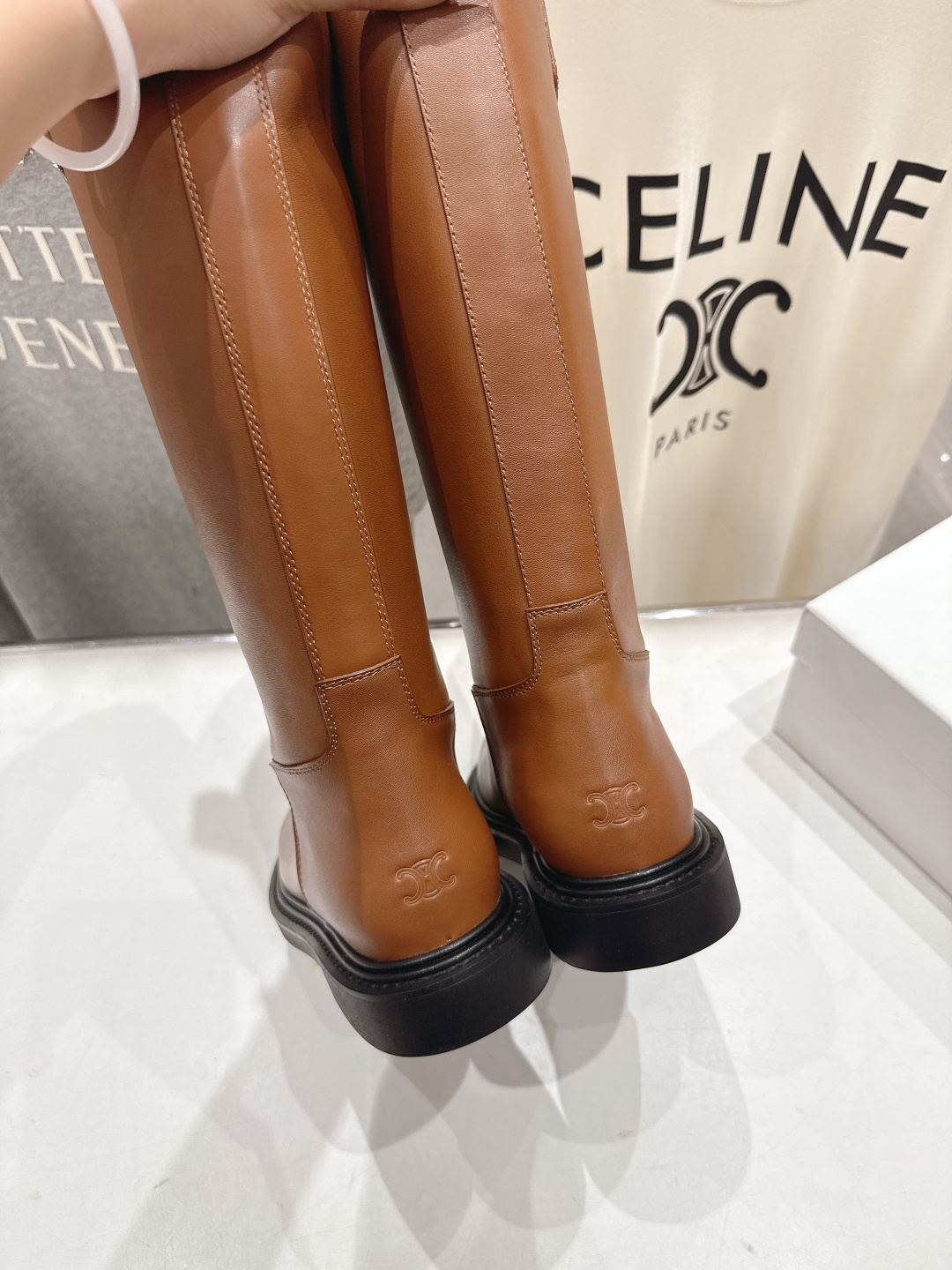 高版本出厂 Celine*/赛琳F041 2025ss秋冬新款帅气英伦风长靴骑士靴复古简约又时尚 上脚舒