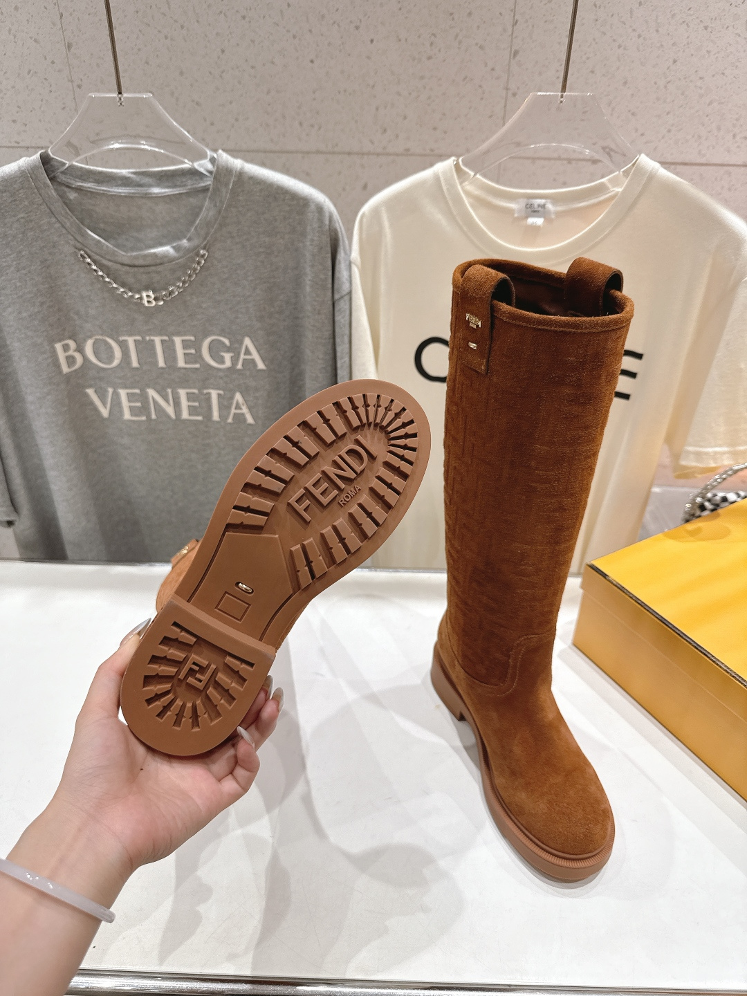 高版本出厂 FENDI芬迪F029 2025ss秋冬新款长靴直筒靴长筒靴 马丁靴芬迪又出美靴啦 高丝光牛