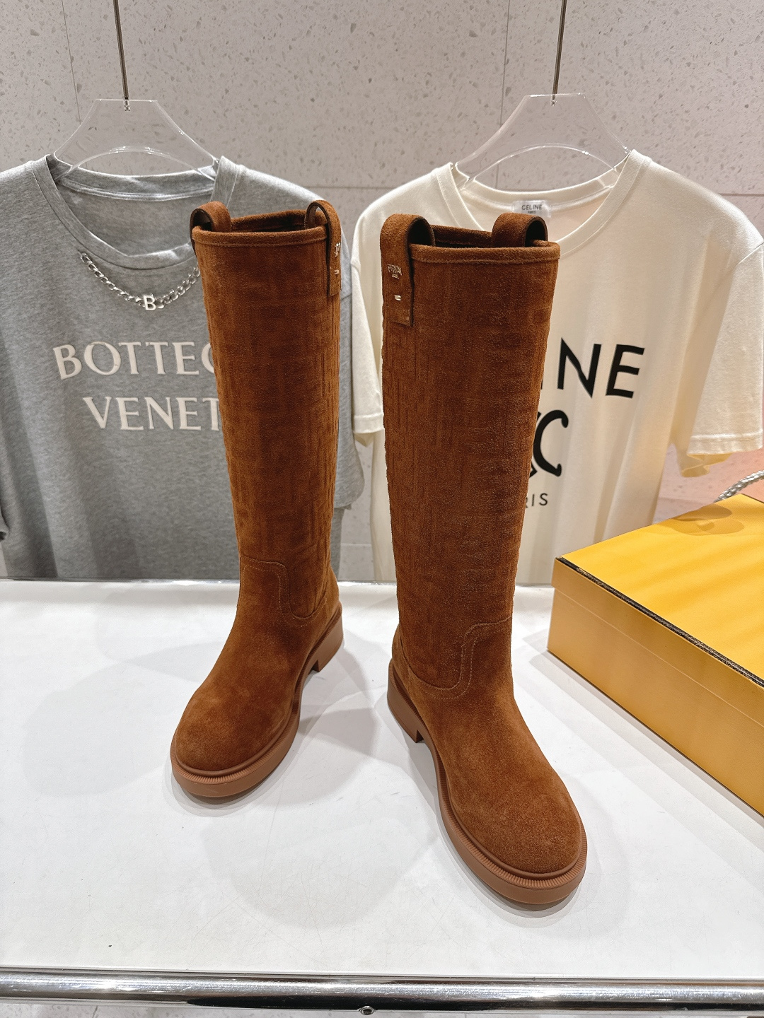 高版本出厂 FENDI芬迪F029 2025ss秋冬新款长靴直筒靴长筒靴 马丁靴芬迪又出美靴啦 高丝光牛