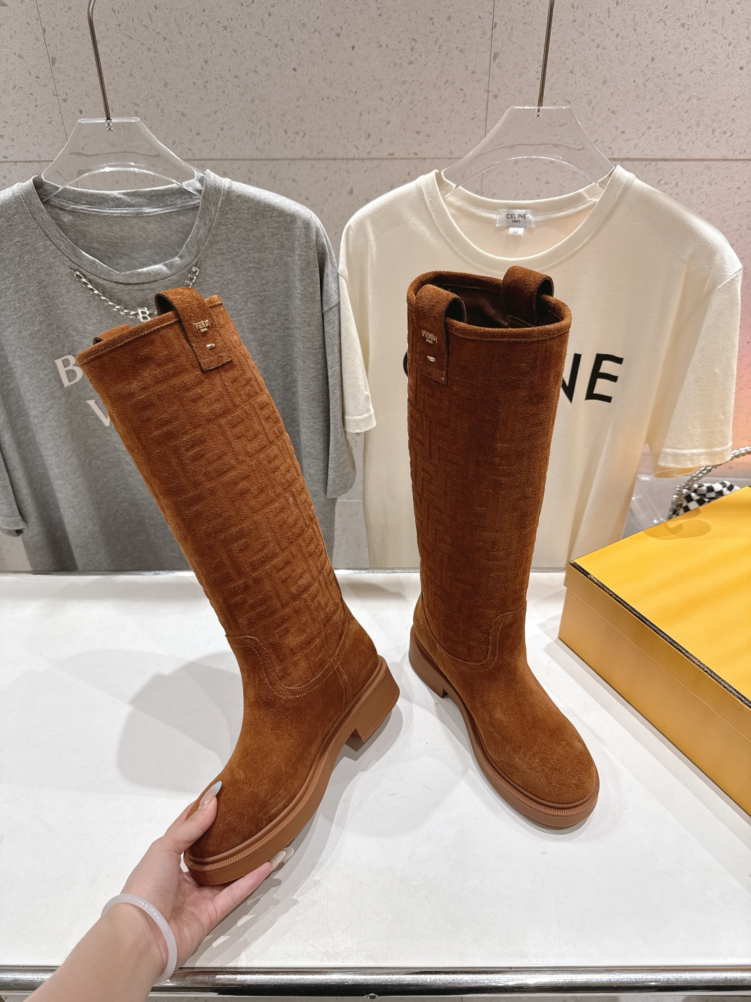 高版本出厂 FENDI芬迪F029 2025ss秋冬新款长靴直筒靴长筒靴 马丁靴芬迪又出美靴啦 高丝光牛