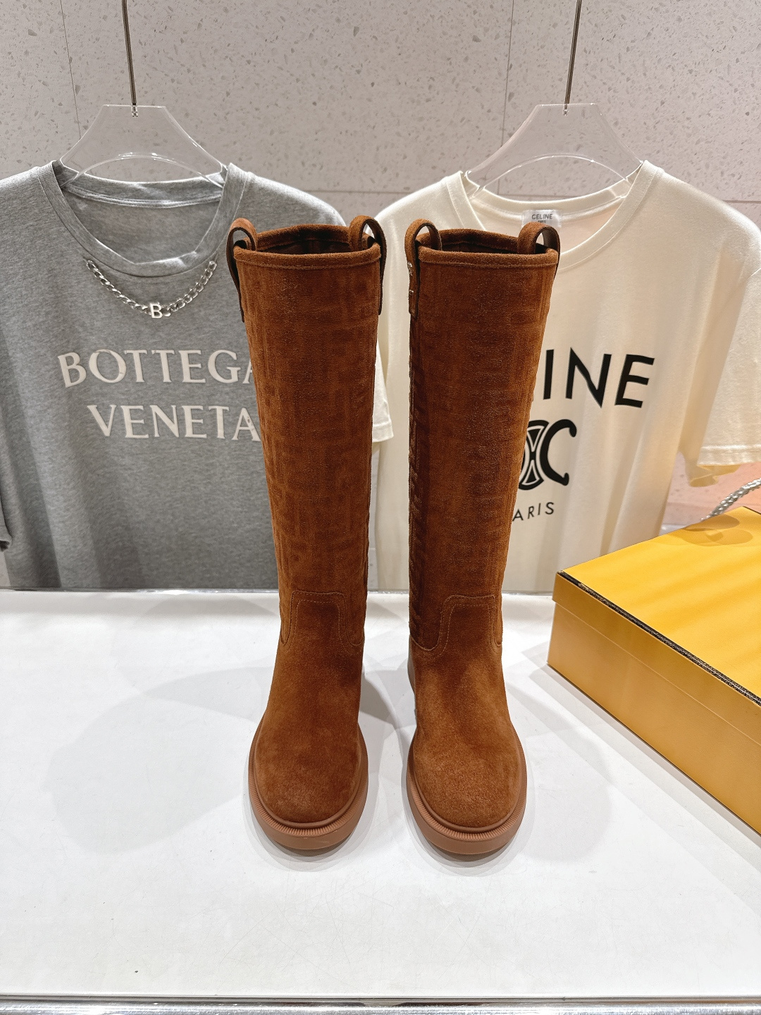 高版本出厂 FENDI芬迪F029 2025ss秋冬新款长靴直筒靴长筒靴 马丁靴芬迪又出美靴啦 高丝光牛