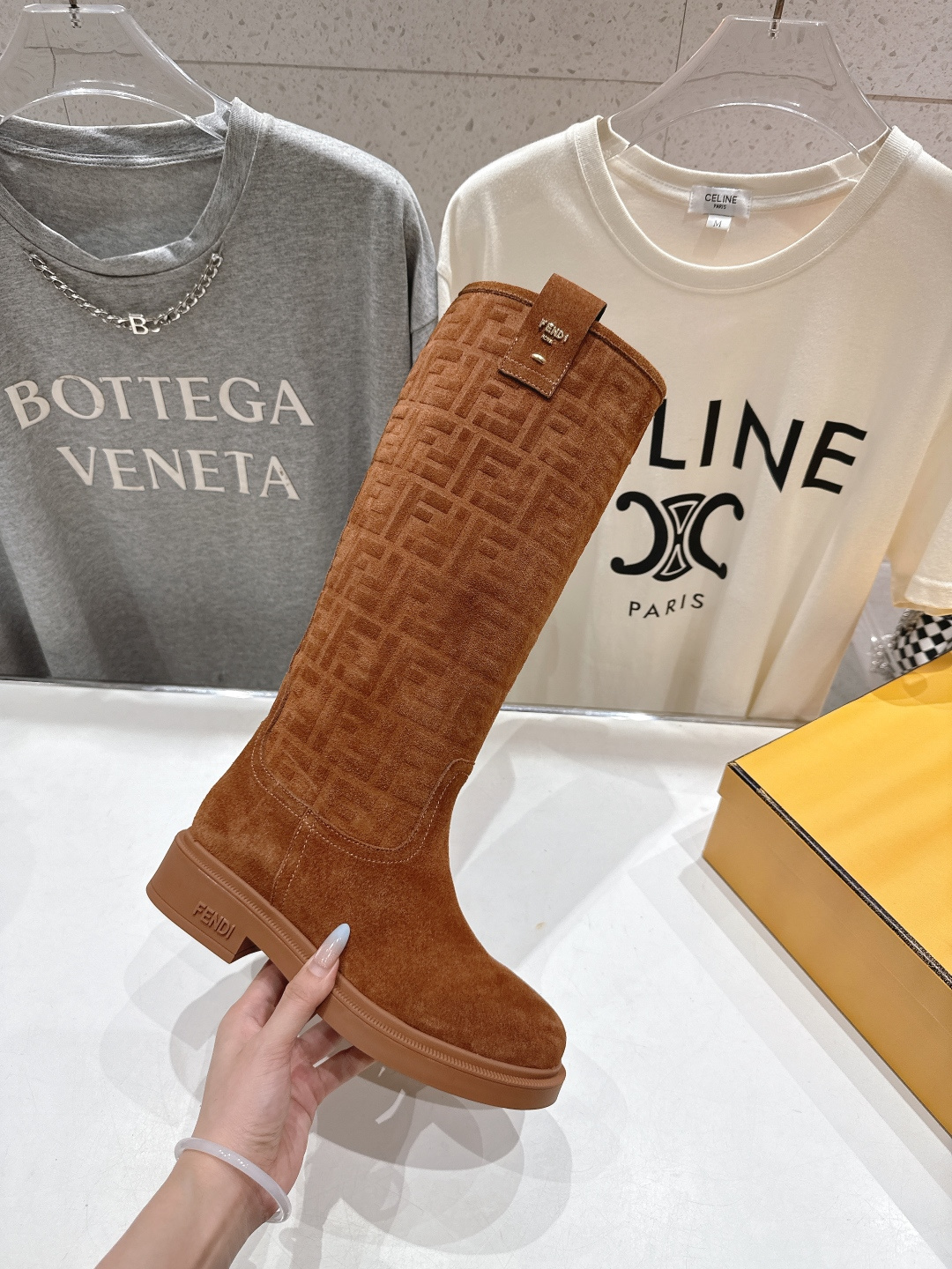 高版本出厂 FENDI芬迪F029 2025ss秋冬新款长靴直筒靴长筒靴 马丁靴芬迪又出美靴啦 高丝光牛