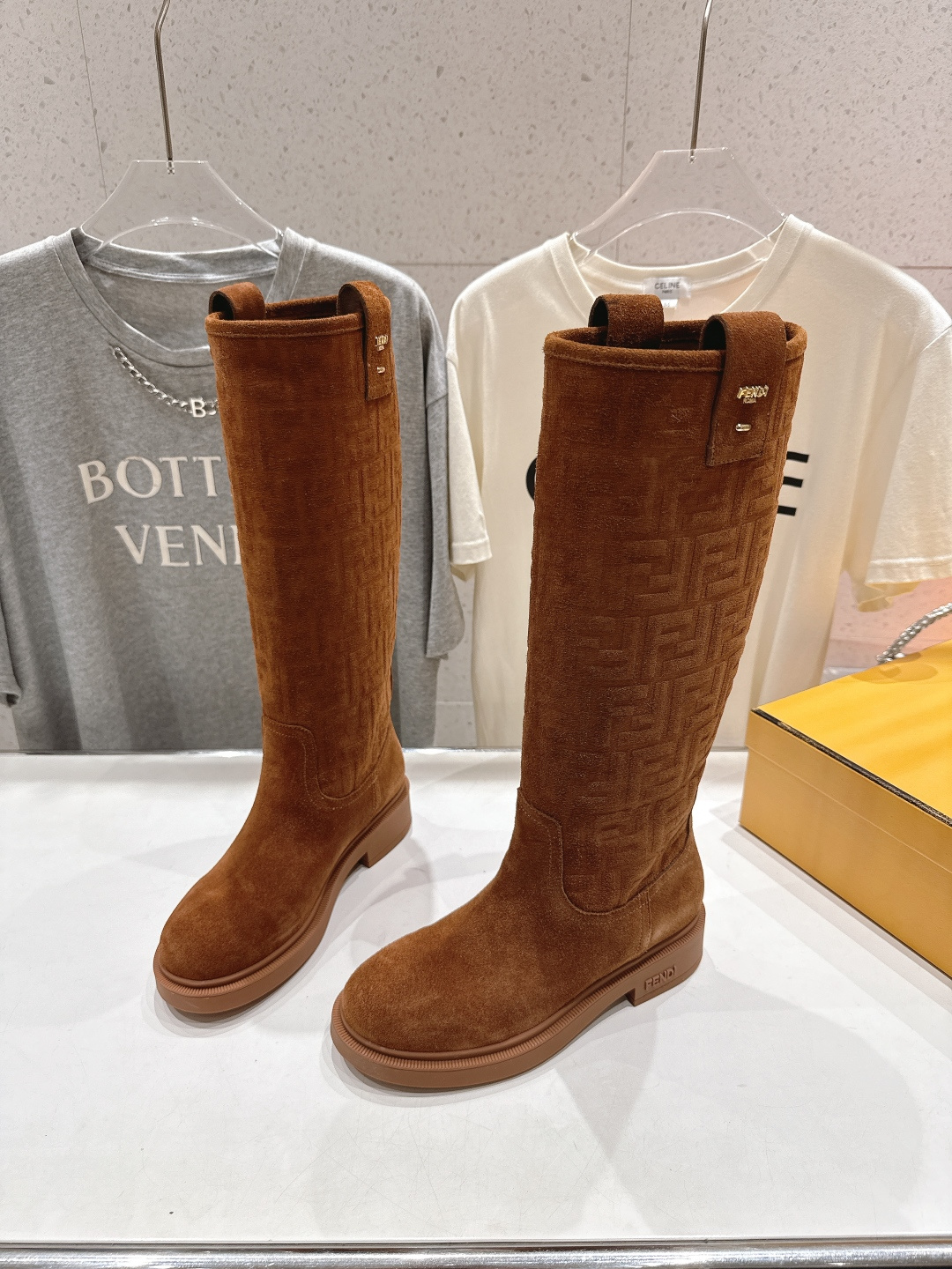 高版本出厂 FENDI芬迪F029 2025ss秋冬新款长靴直筒靴长筒靴 马丁靴芬迪又出美靴啦 高丝光牛